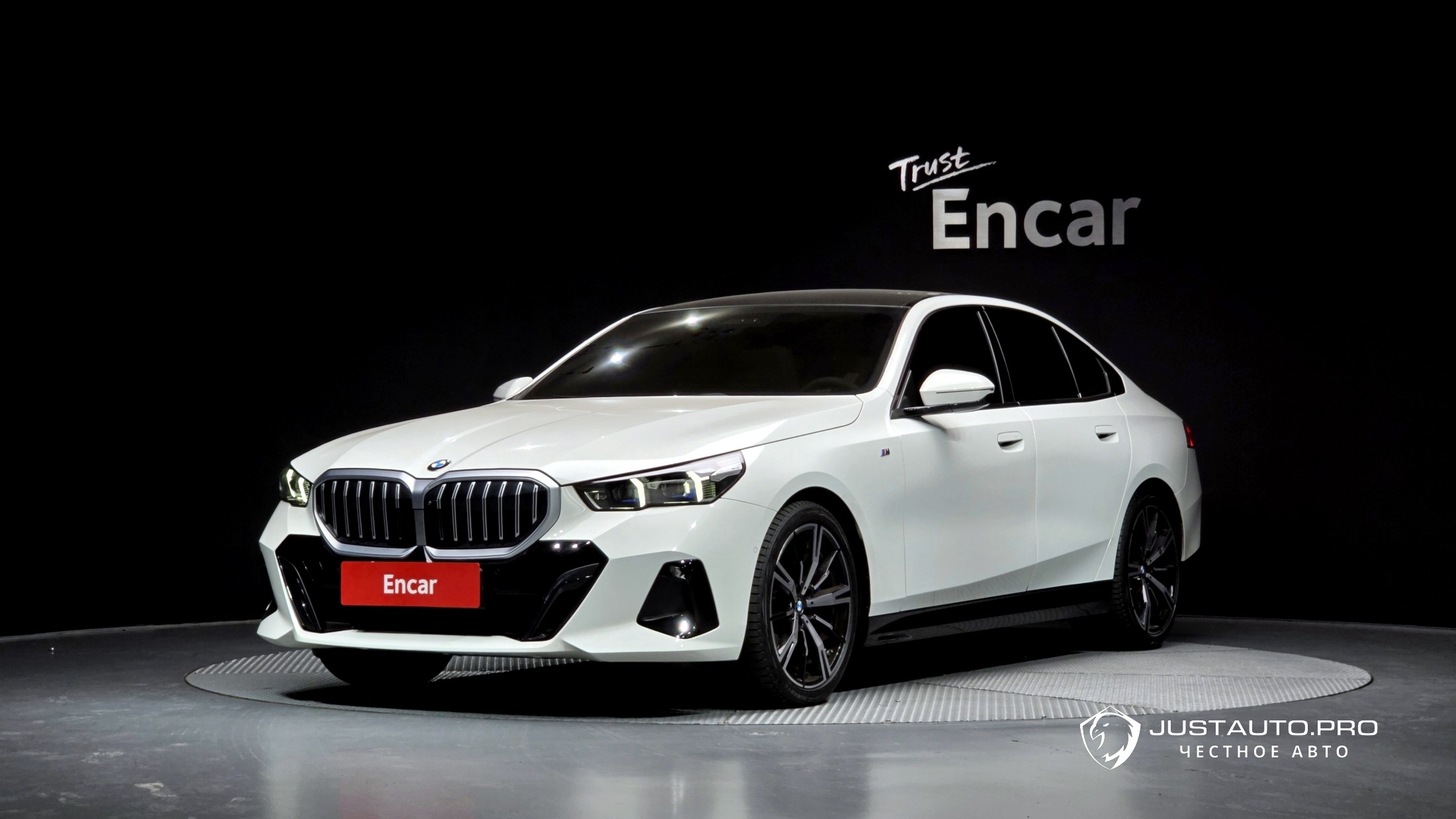 Автомобиль BMW 5-Series