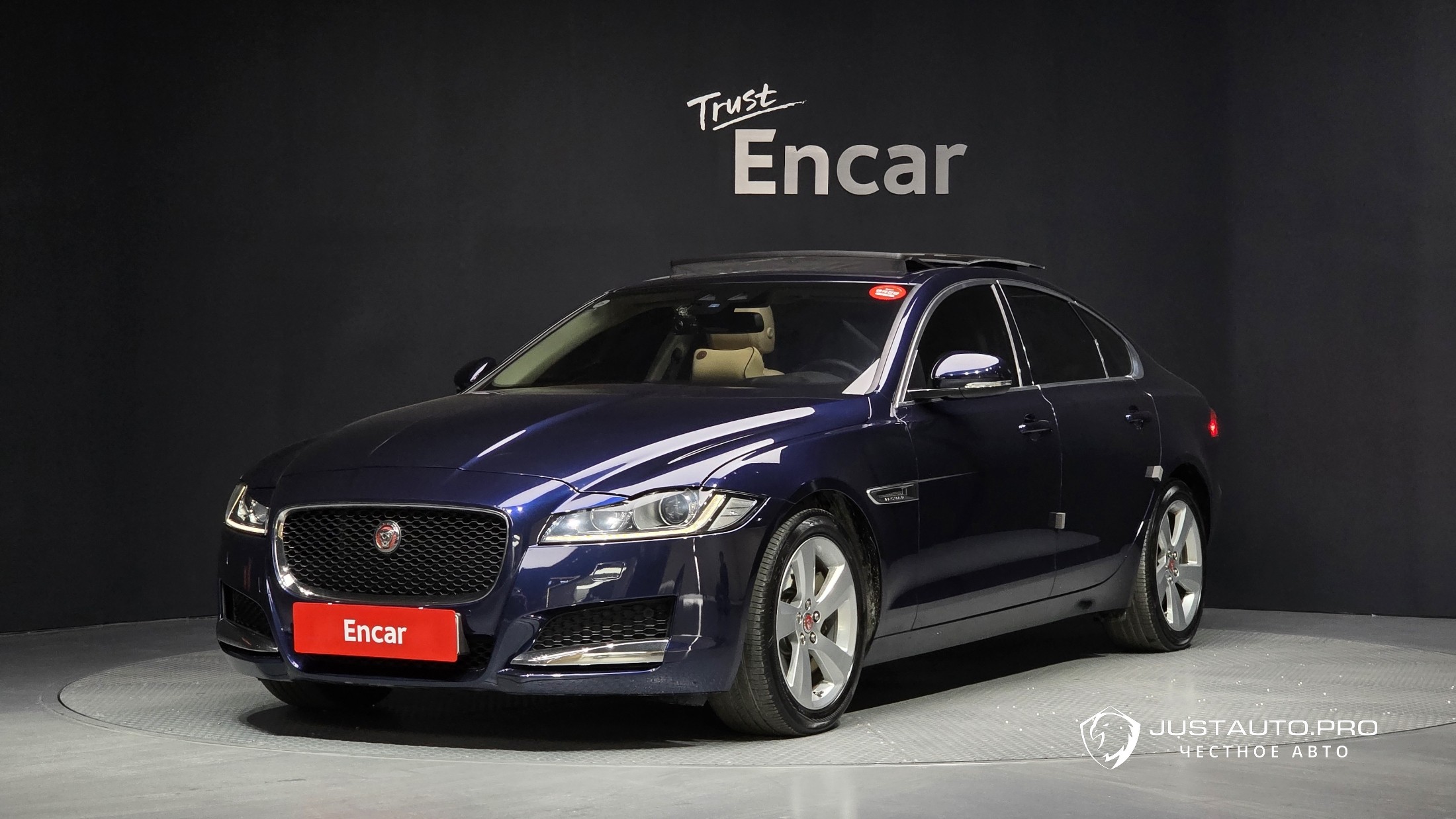 Автомобиль Jaguar XF
