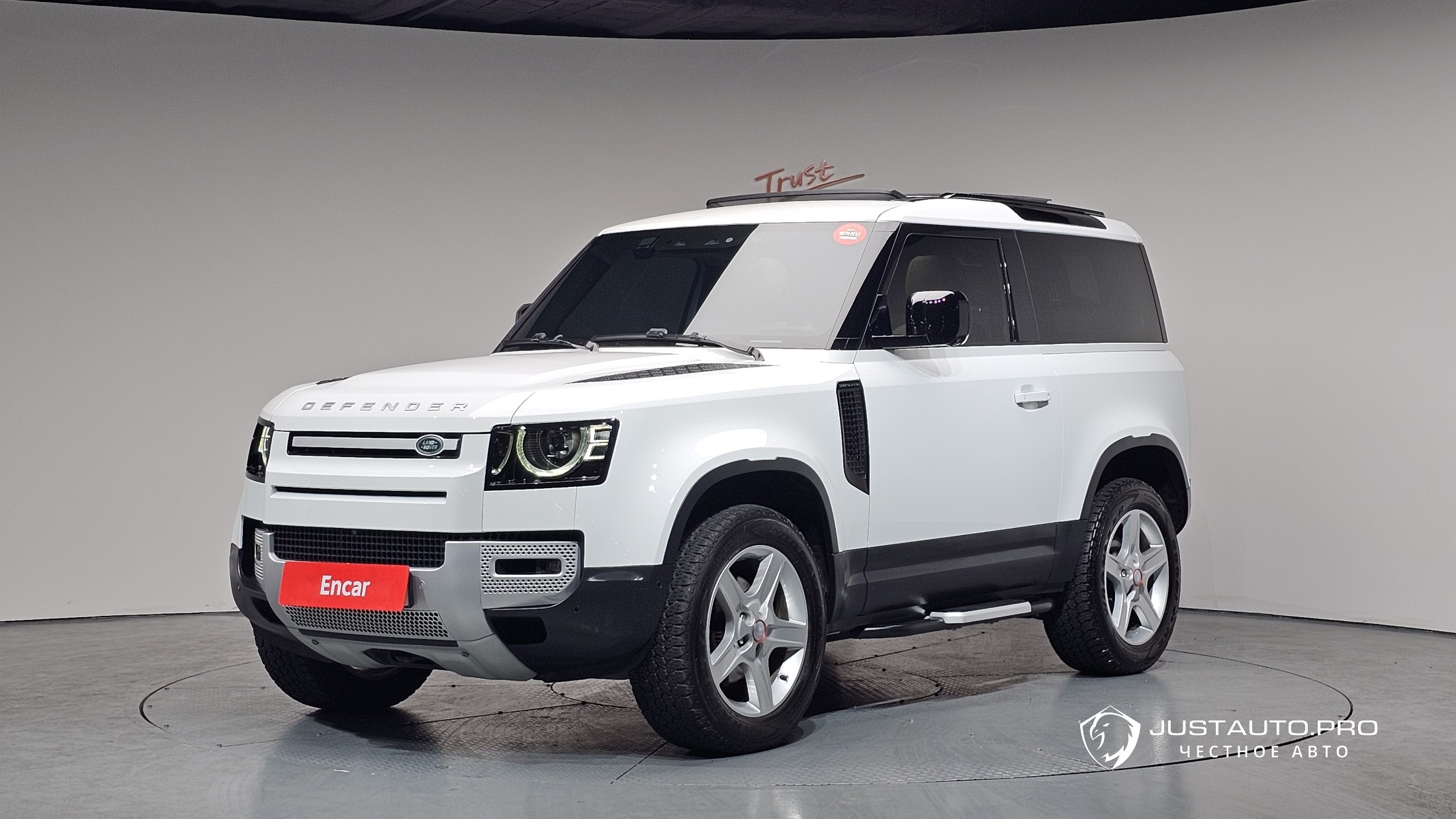 Автомобиль Land Rover Defender