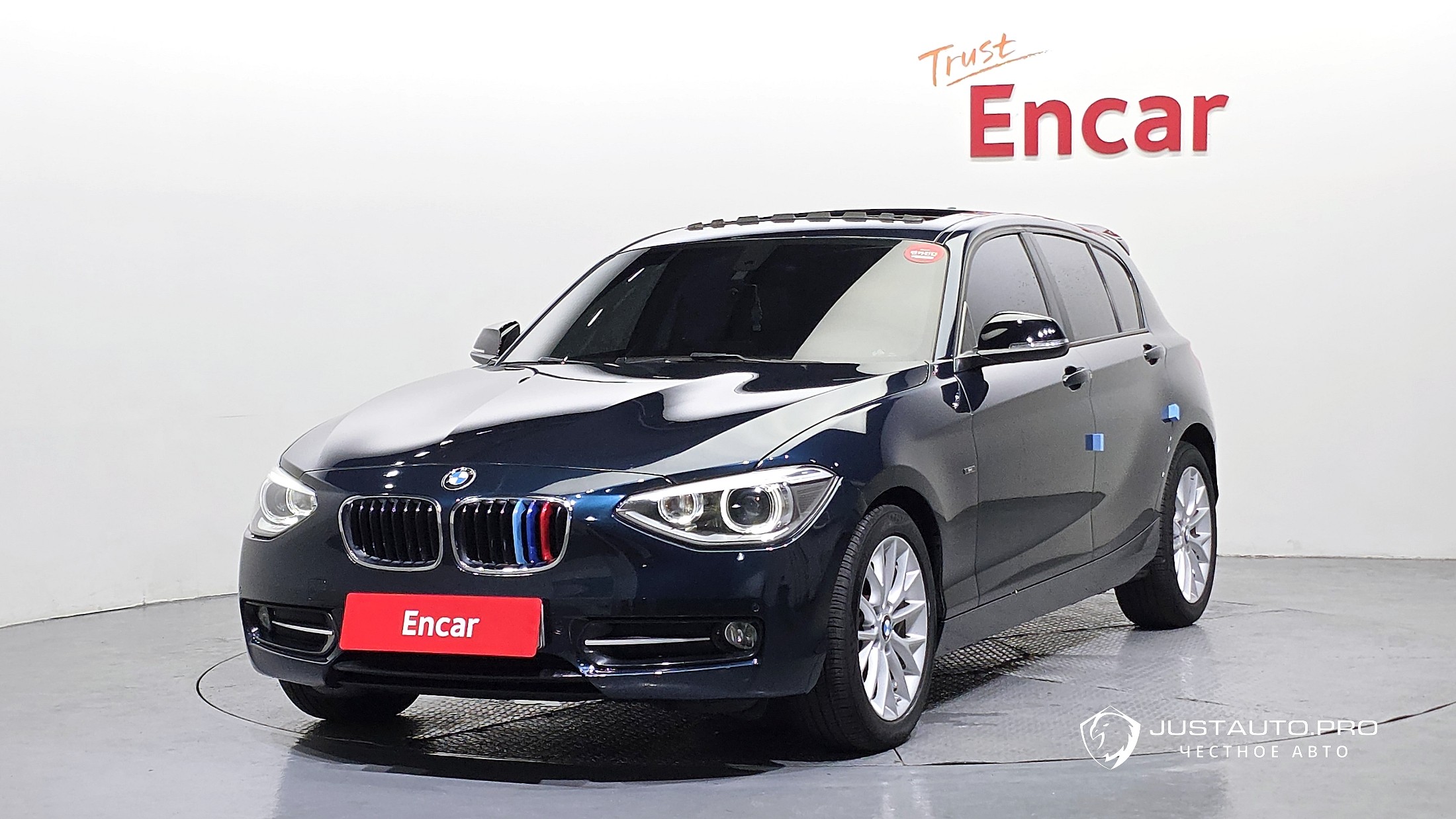 Автомобиль BMW 1-Series