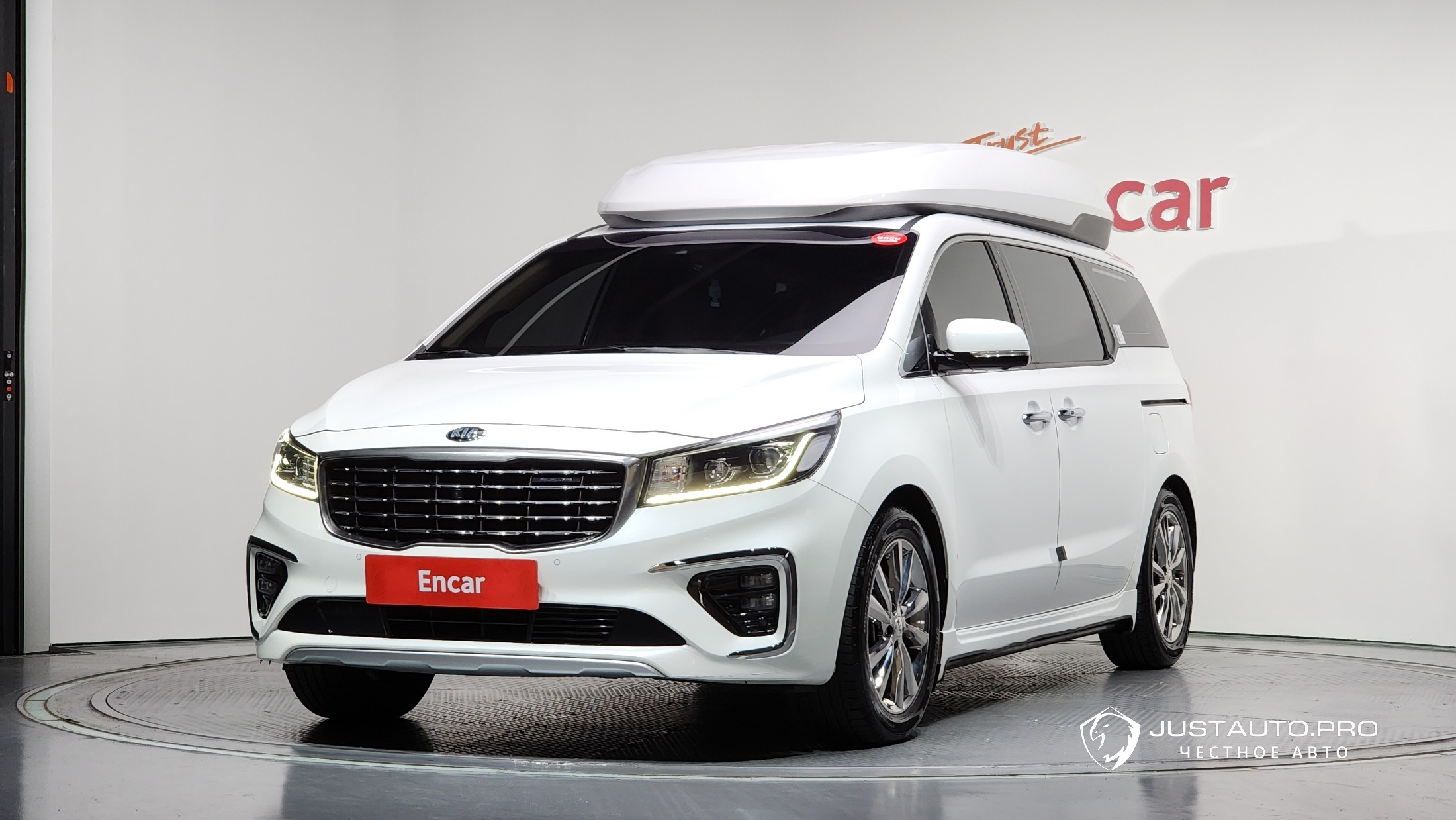 Автомобиль Kia Canival