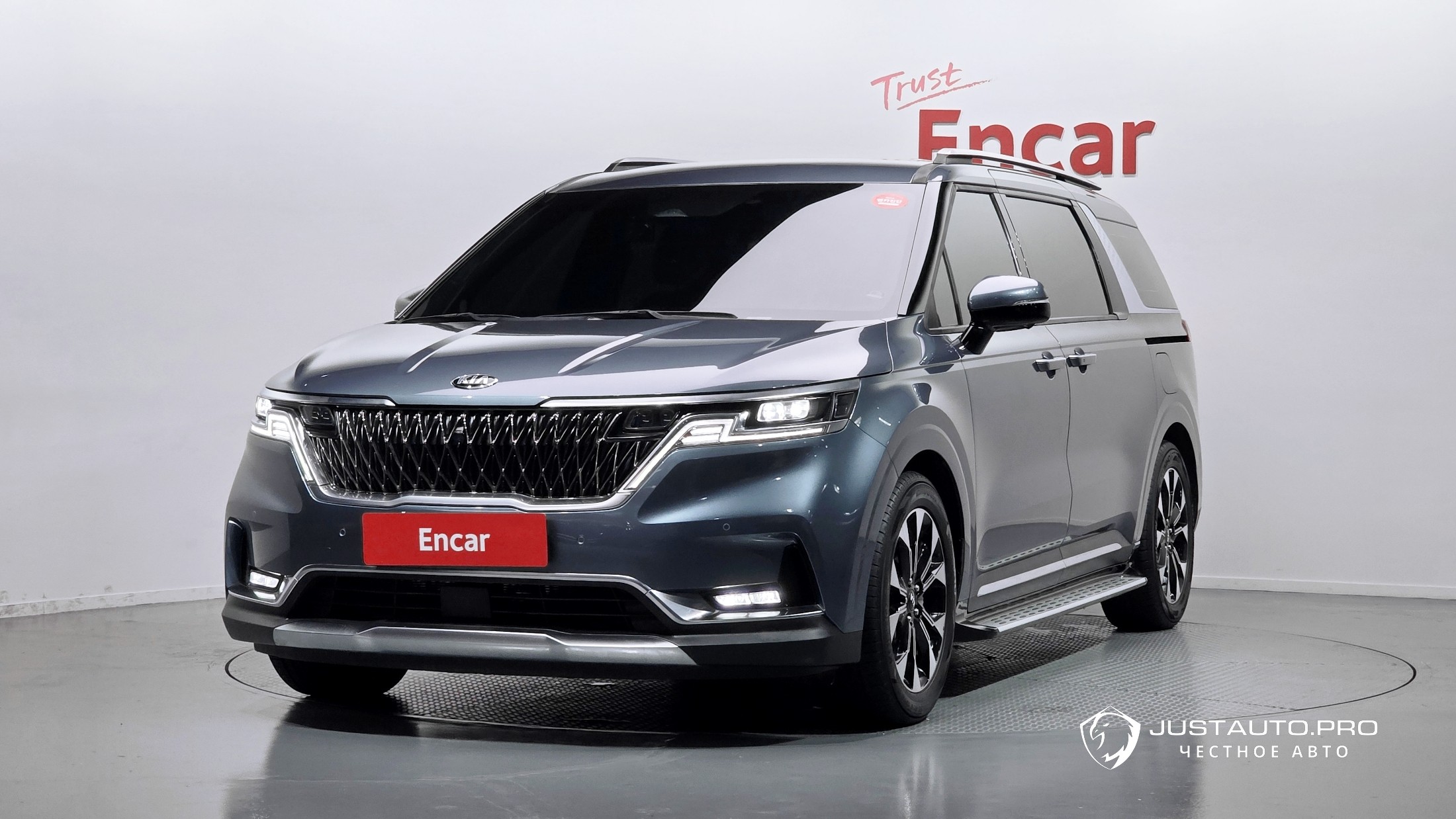 Автомобиль Kia Canival