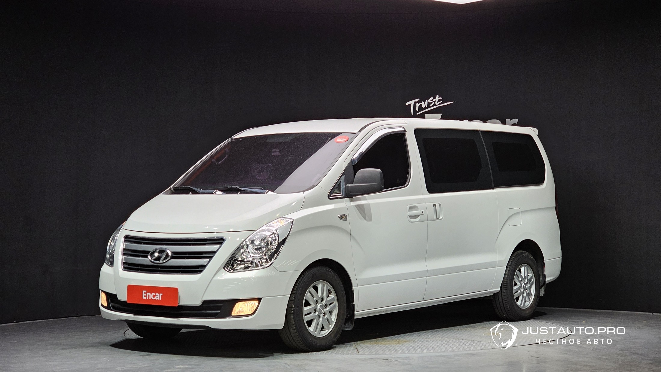 Автомобиль Hyundai Starex