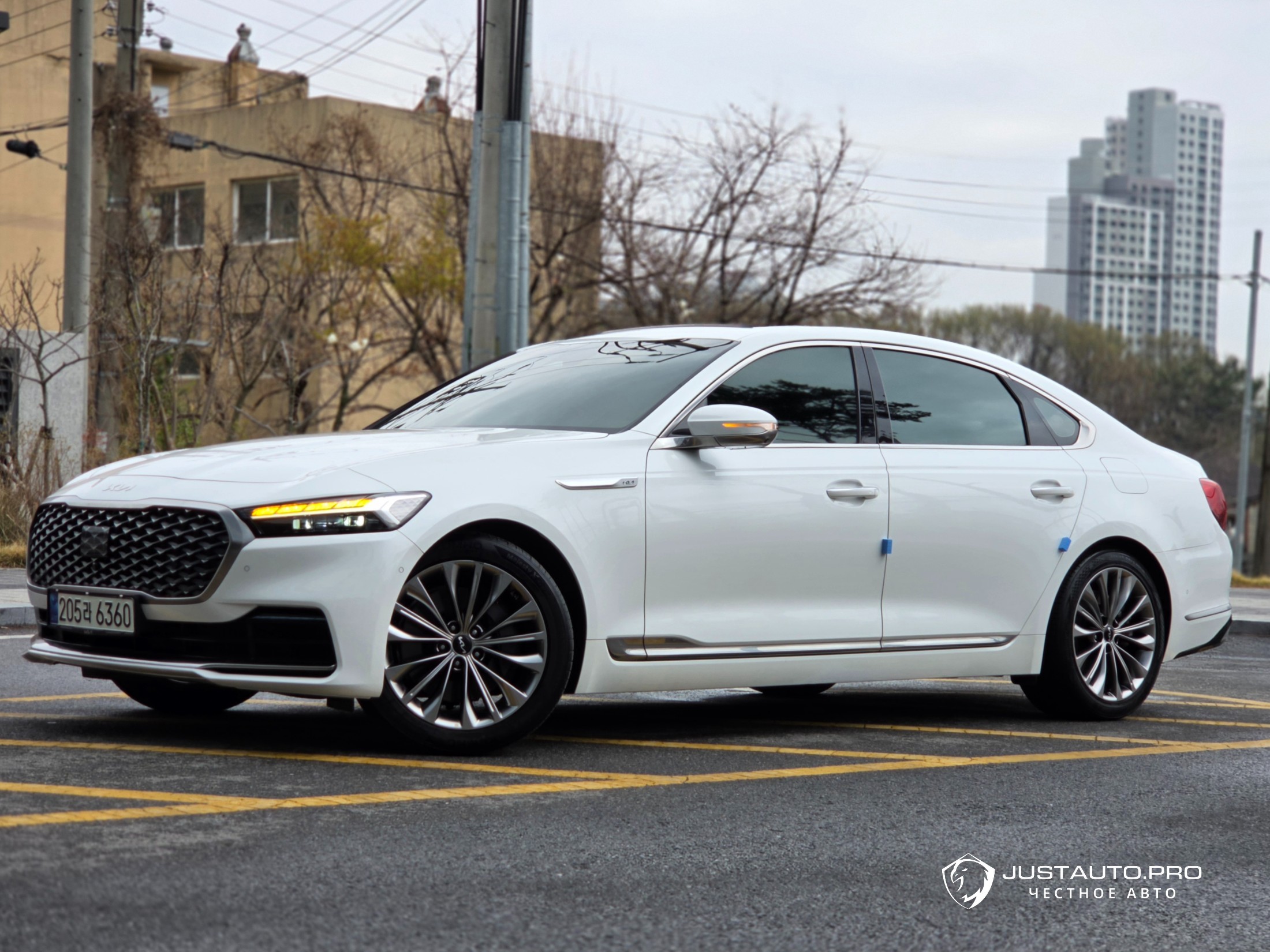 Автомобиль Kia K9