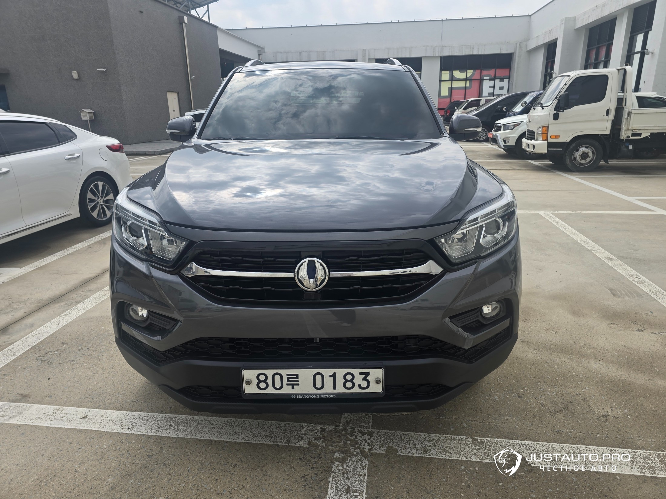 Автомобиль KG_Mobility_Ssangyong Rexton