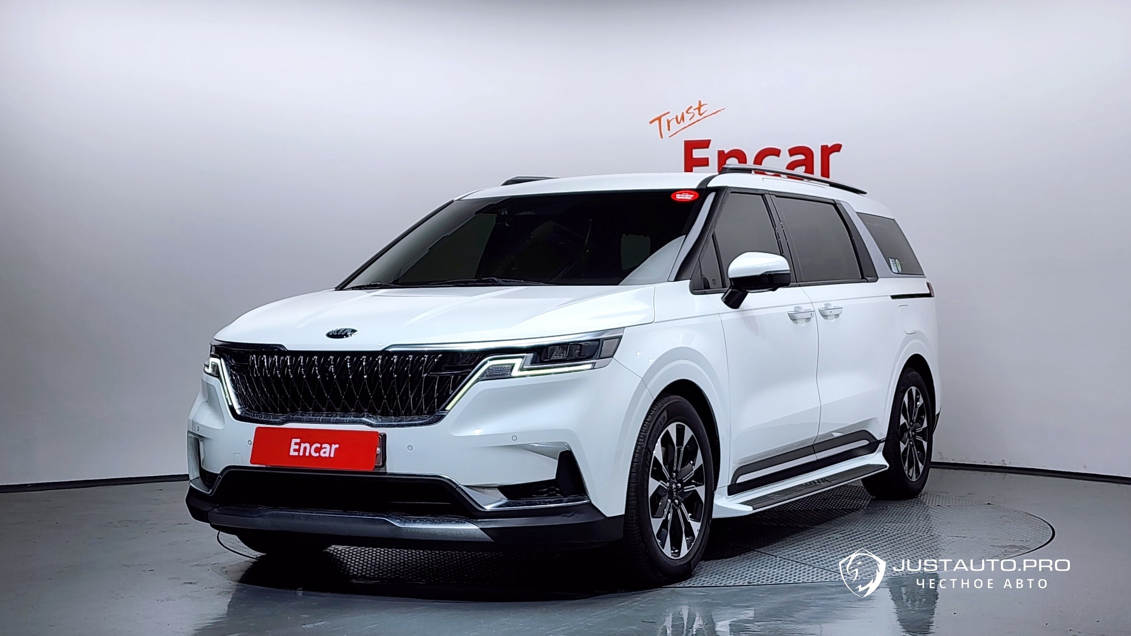 Автомобиль Kia Canival