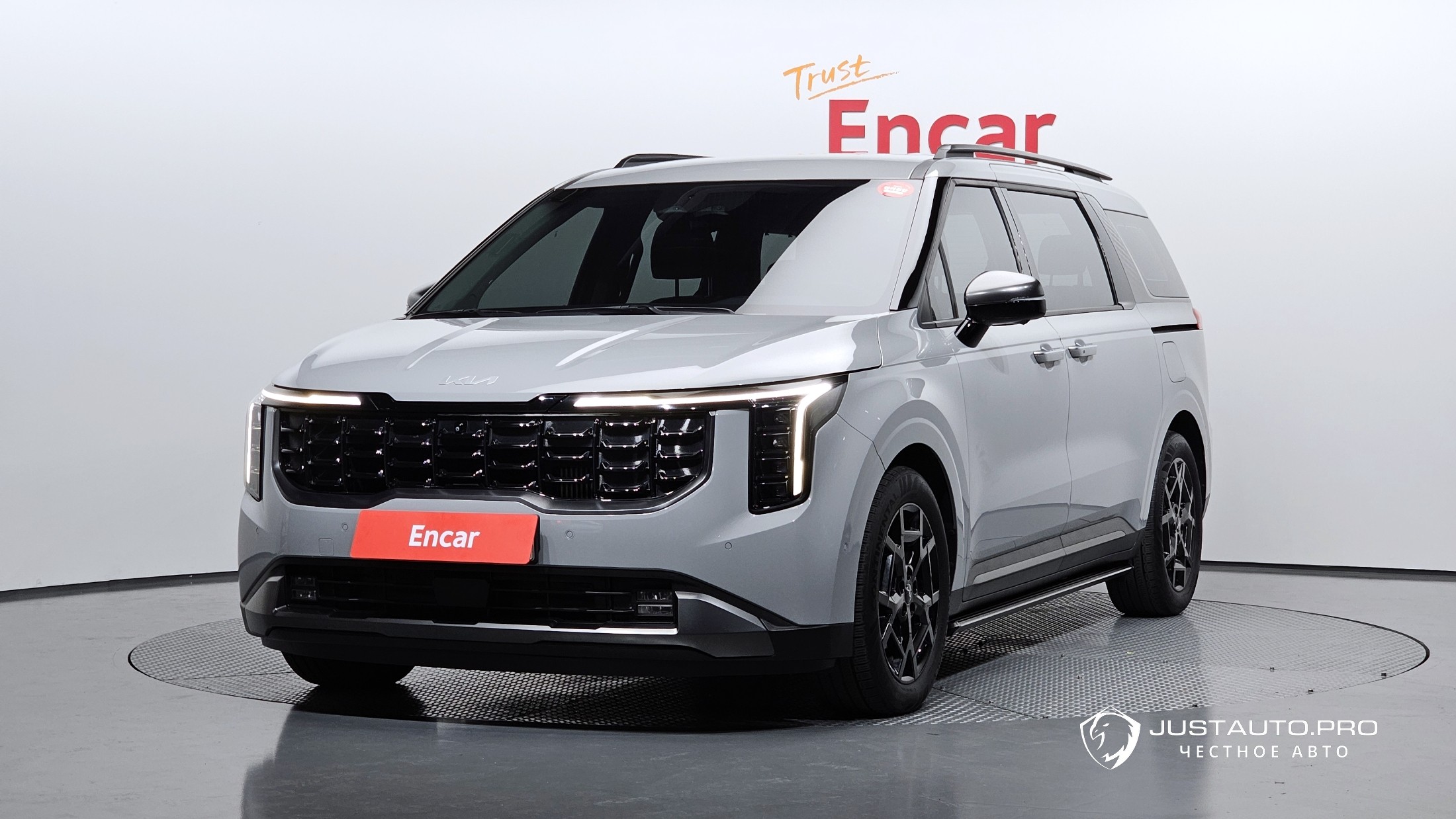 Автомобиль Kia Canival