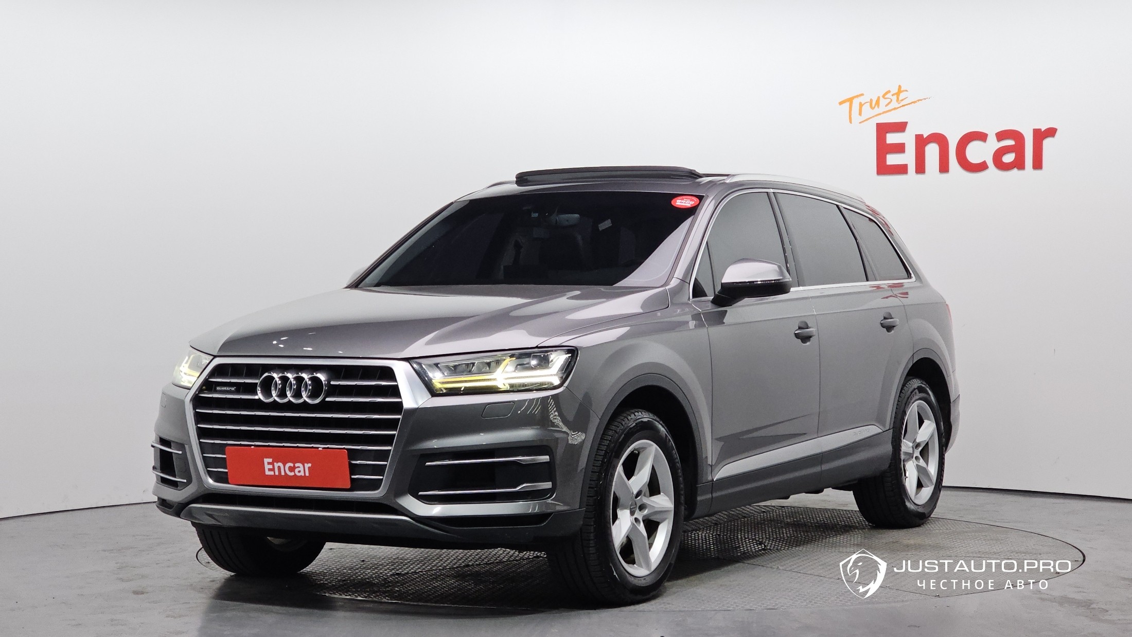Автомобиль Audi Q7