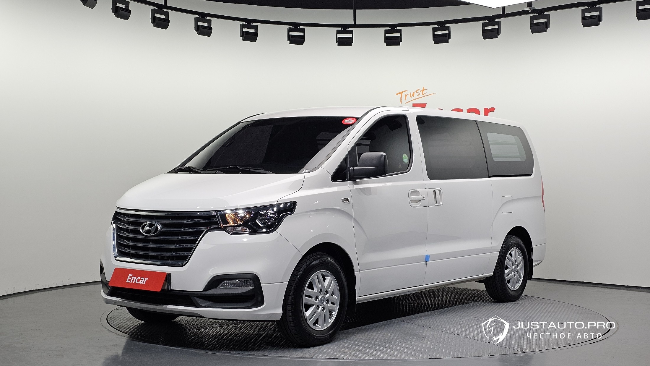 Автомобиль Hyundai Starex