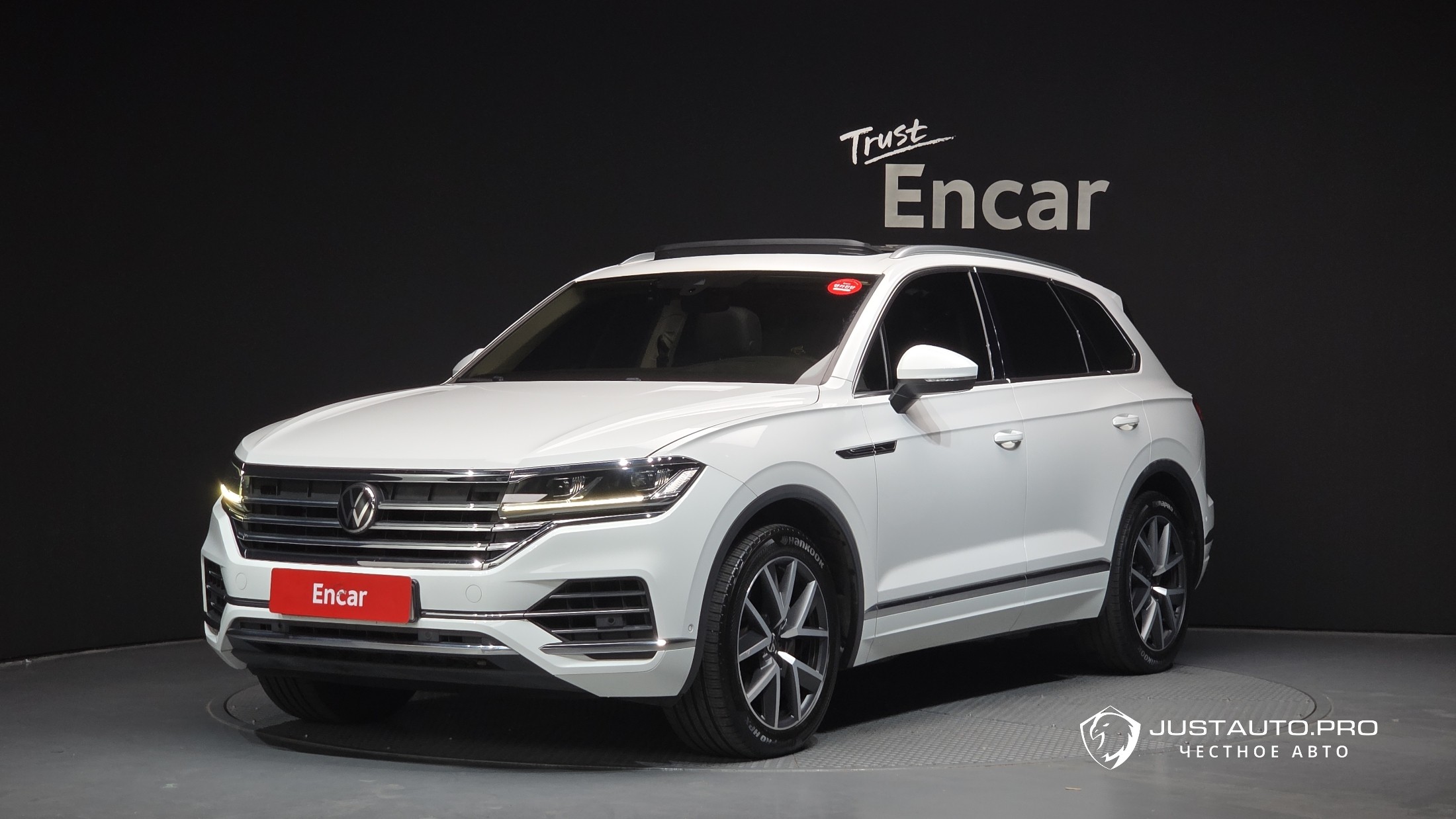 Автомобиль Volkswagen Touareg