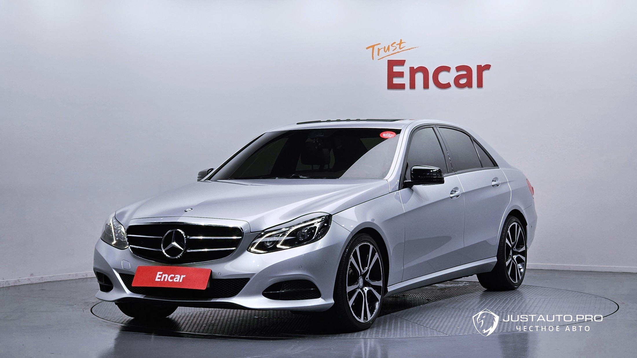 Автомобиль Mercedes-Benz E-Class