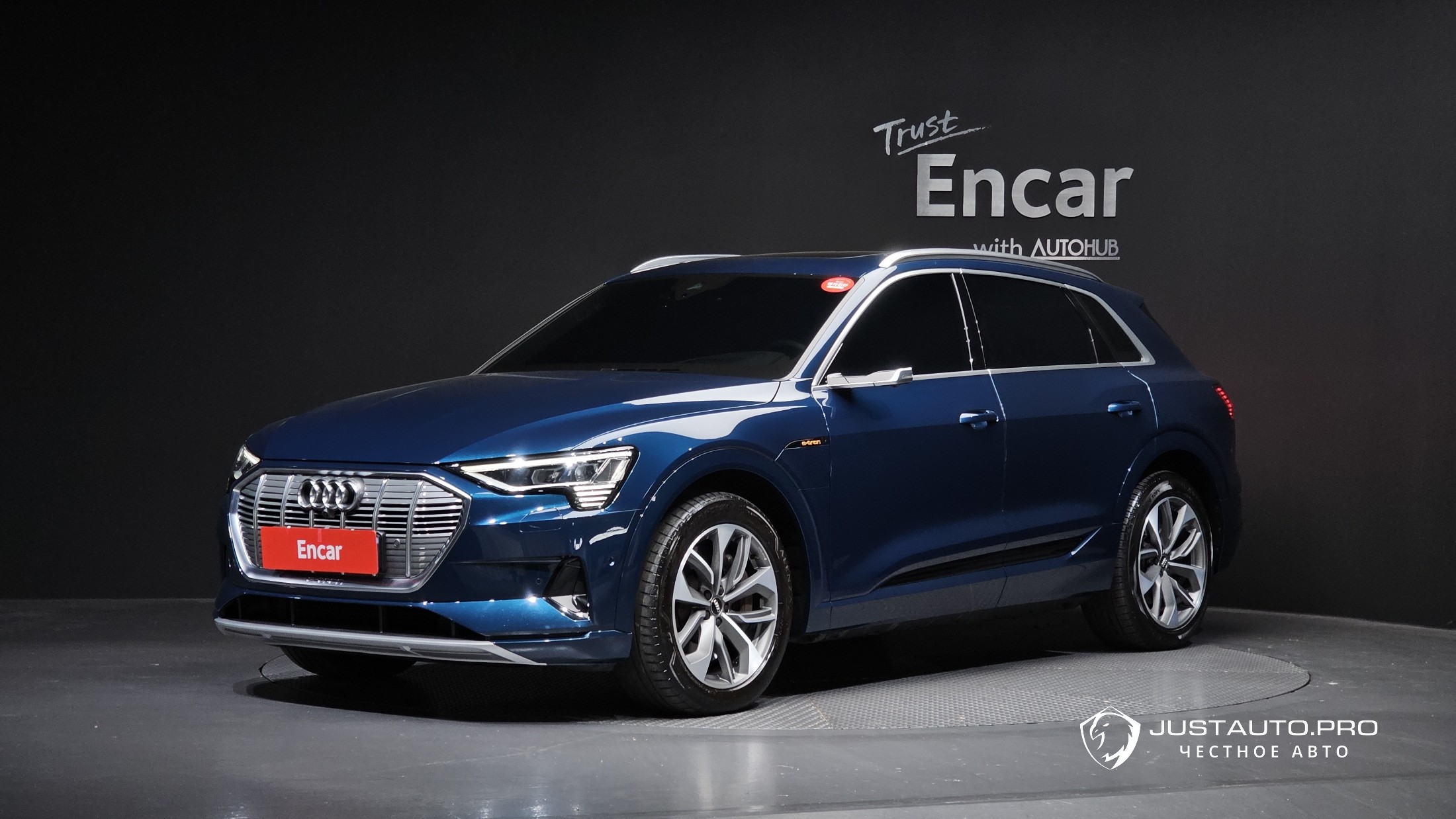 Автомобиль Audi e-tron