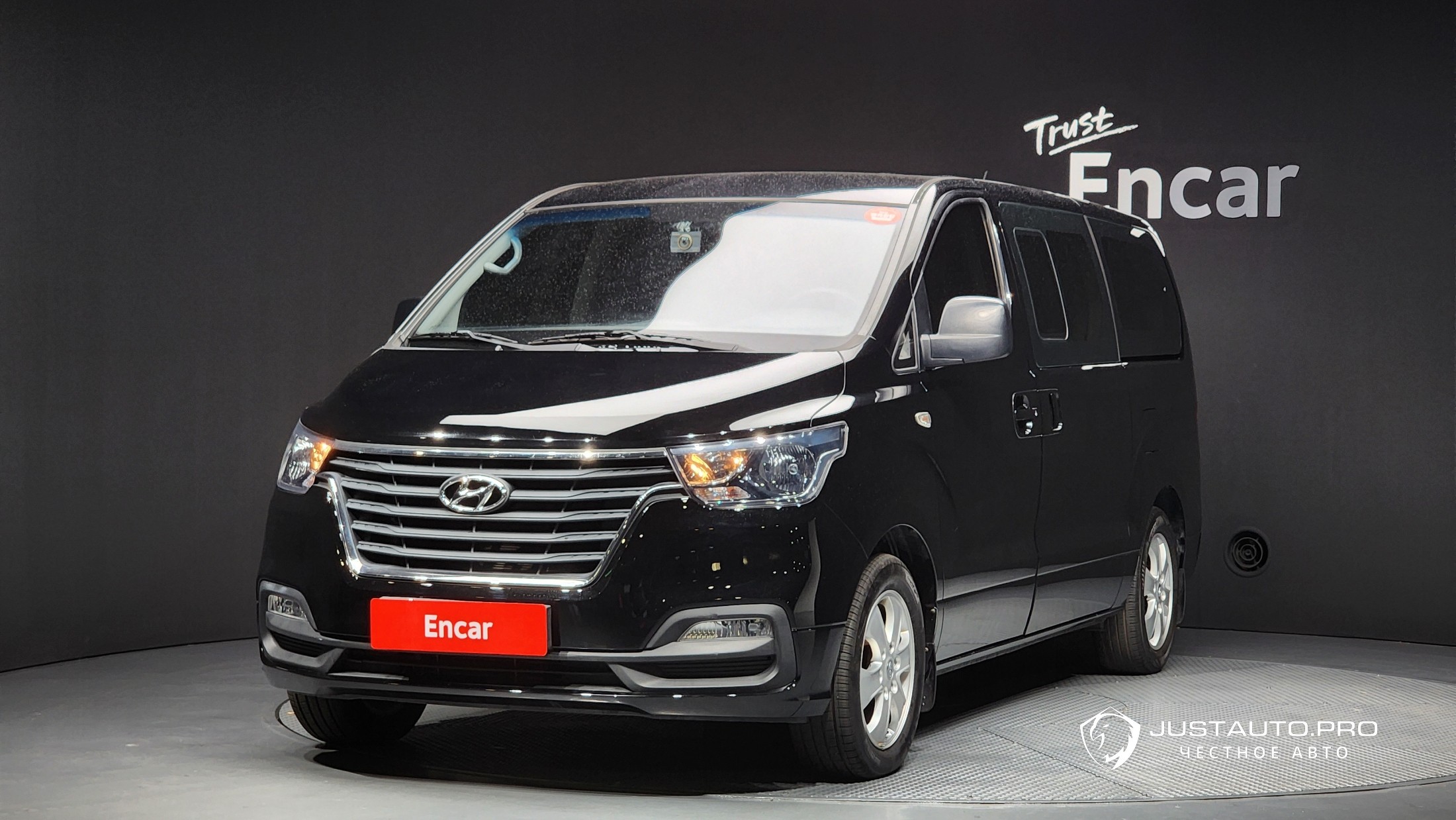 Автомобиль Hyundai Starex