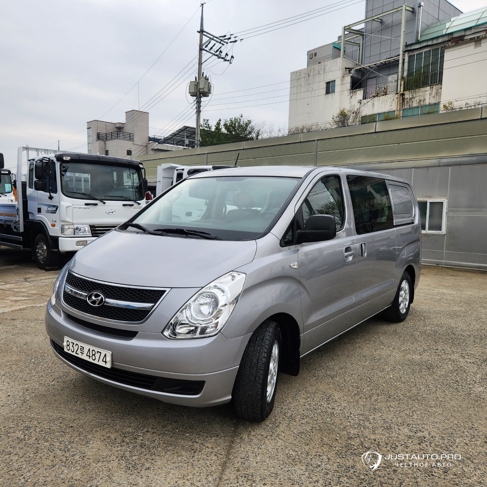 Автомобиль Hyundai Starex