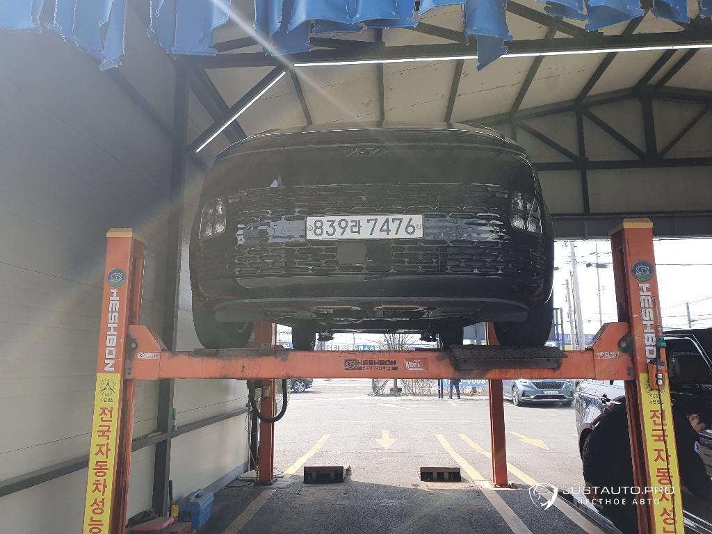 Автомобиль Hyundai Staria