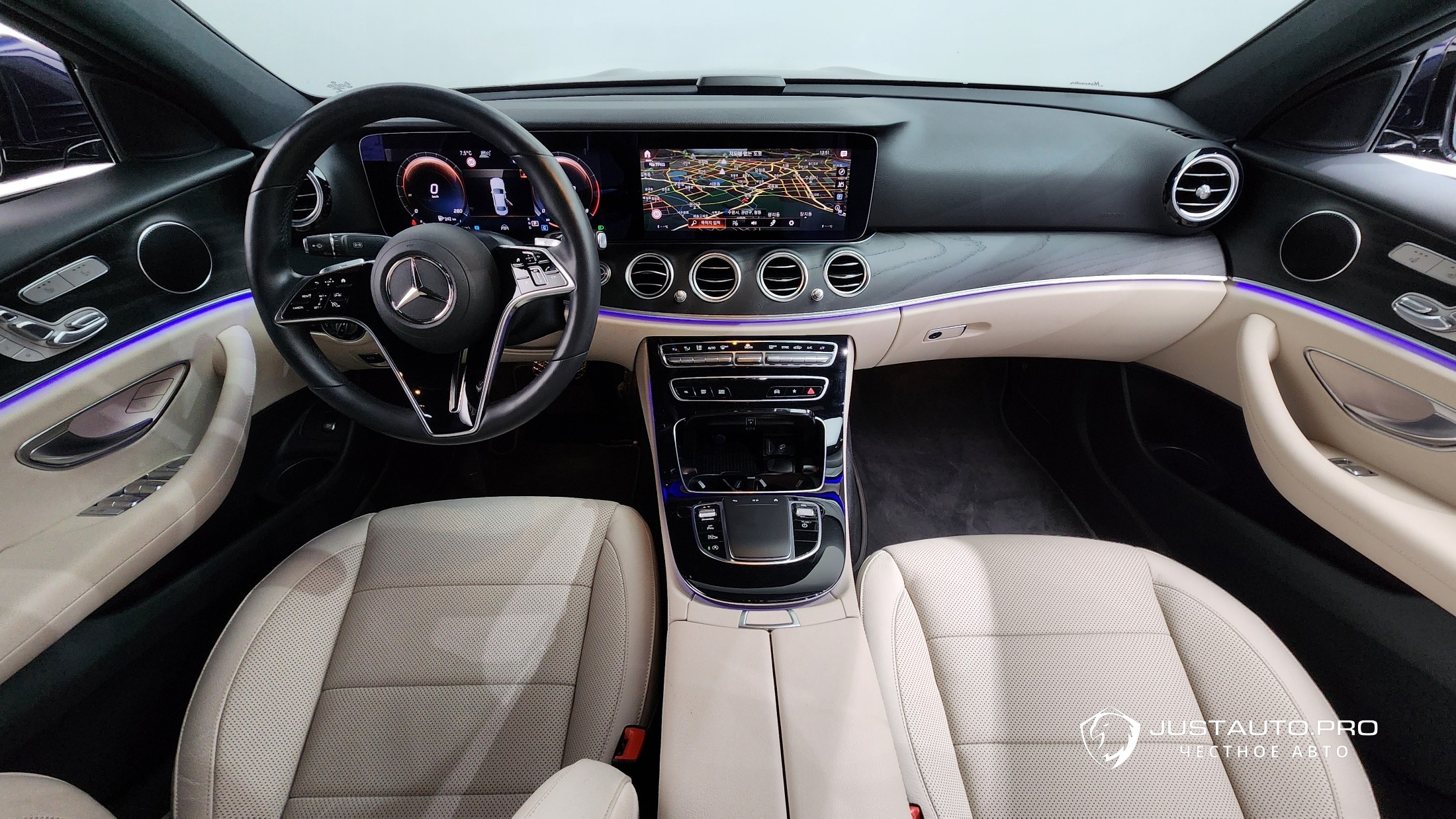 Автомобиль Mercedes-Benz E-Class