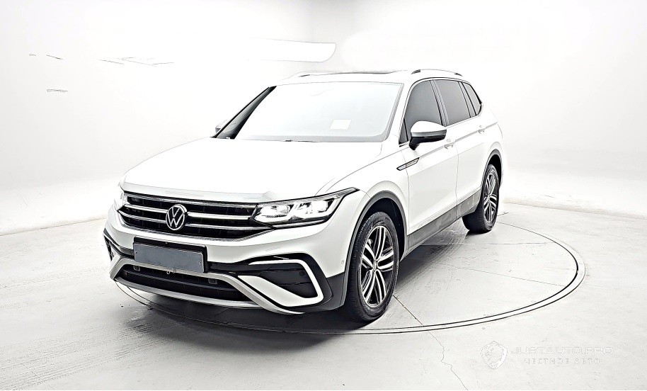 Автомобиль Volkswagen Tiguan