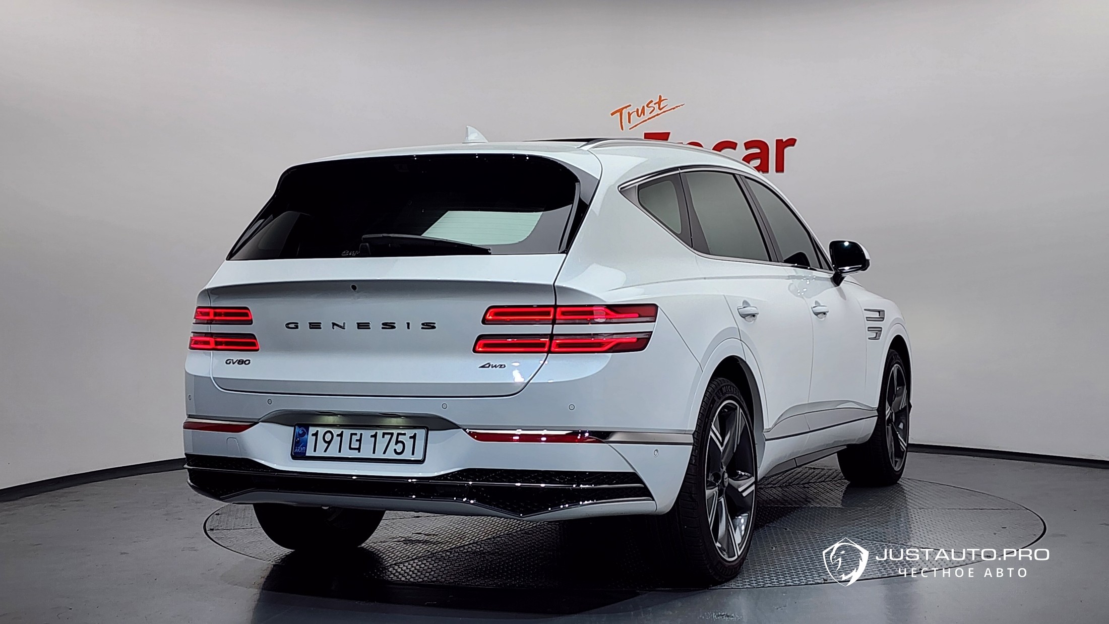 Автомобиль Genesis GV80