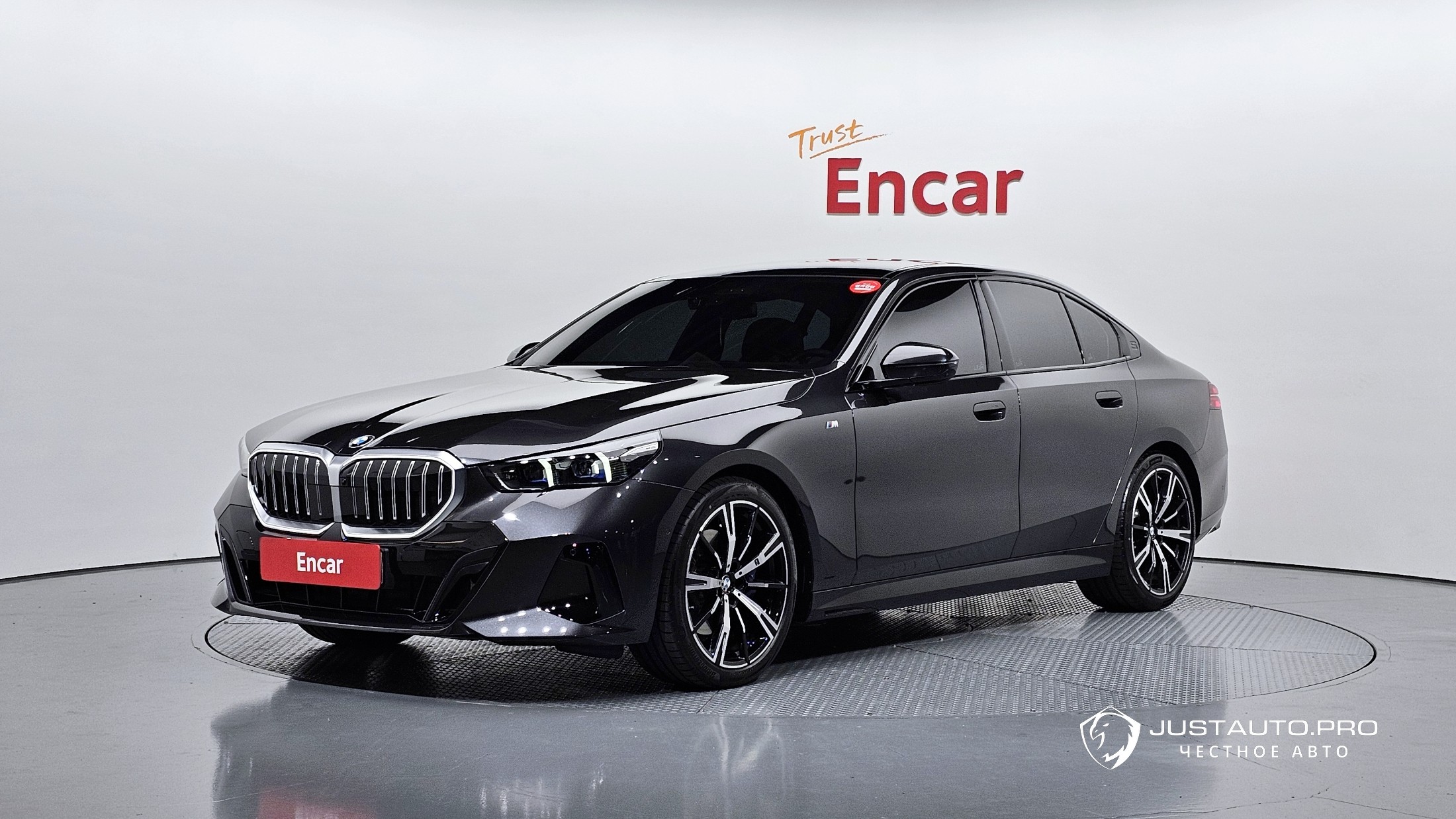 Автомобиль BMW 5-Series