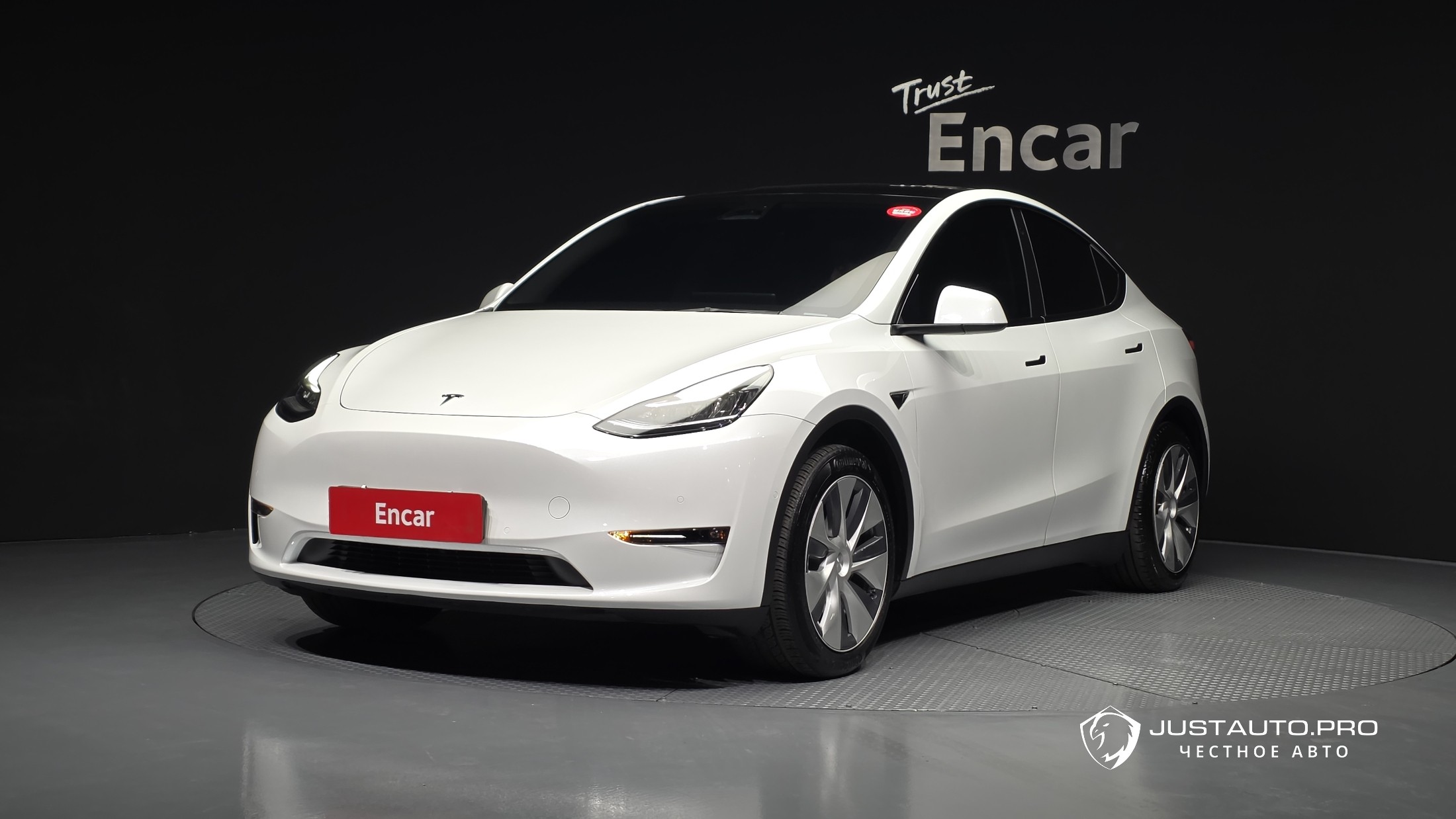 Автомобиль Tesla Model Y