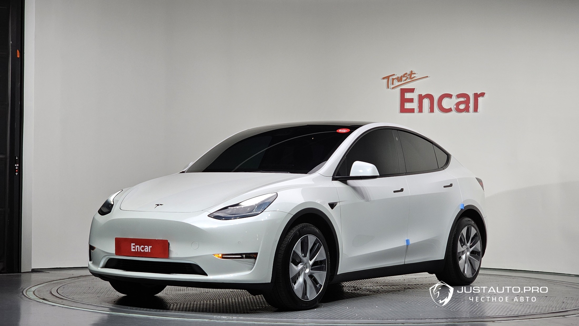 Автомобиль Tesla Model Y