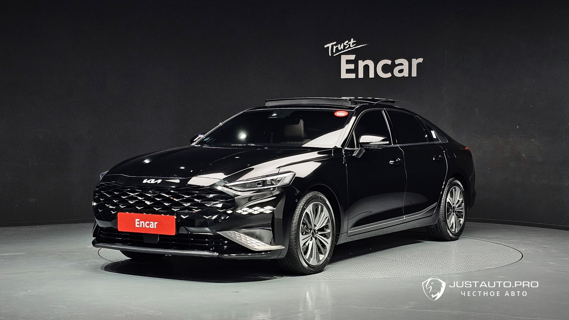 Автомобиль Kia K8