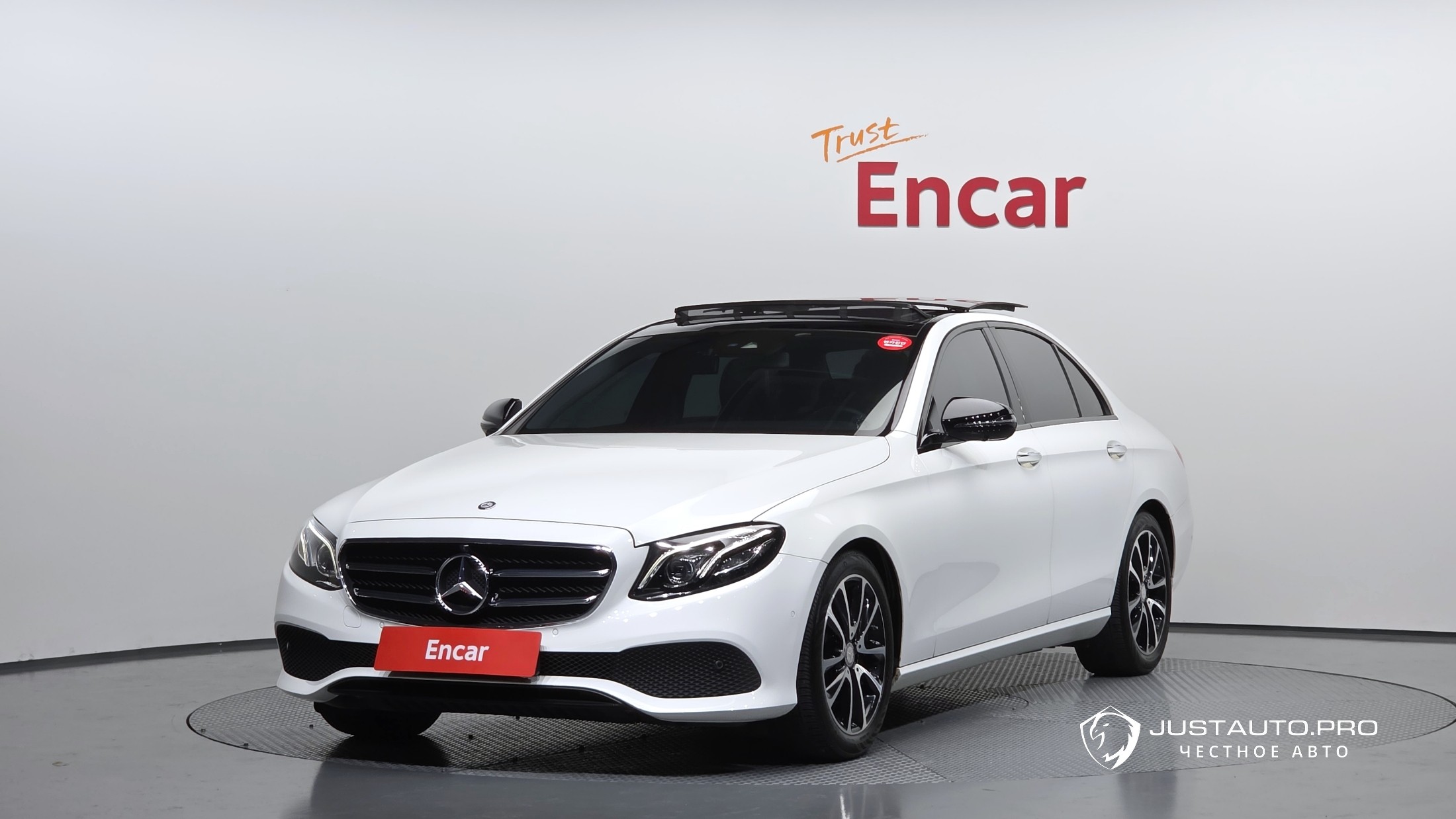 Автомобиль Mercedes-Benz E-Class