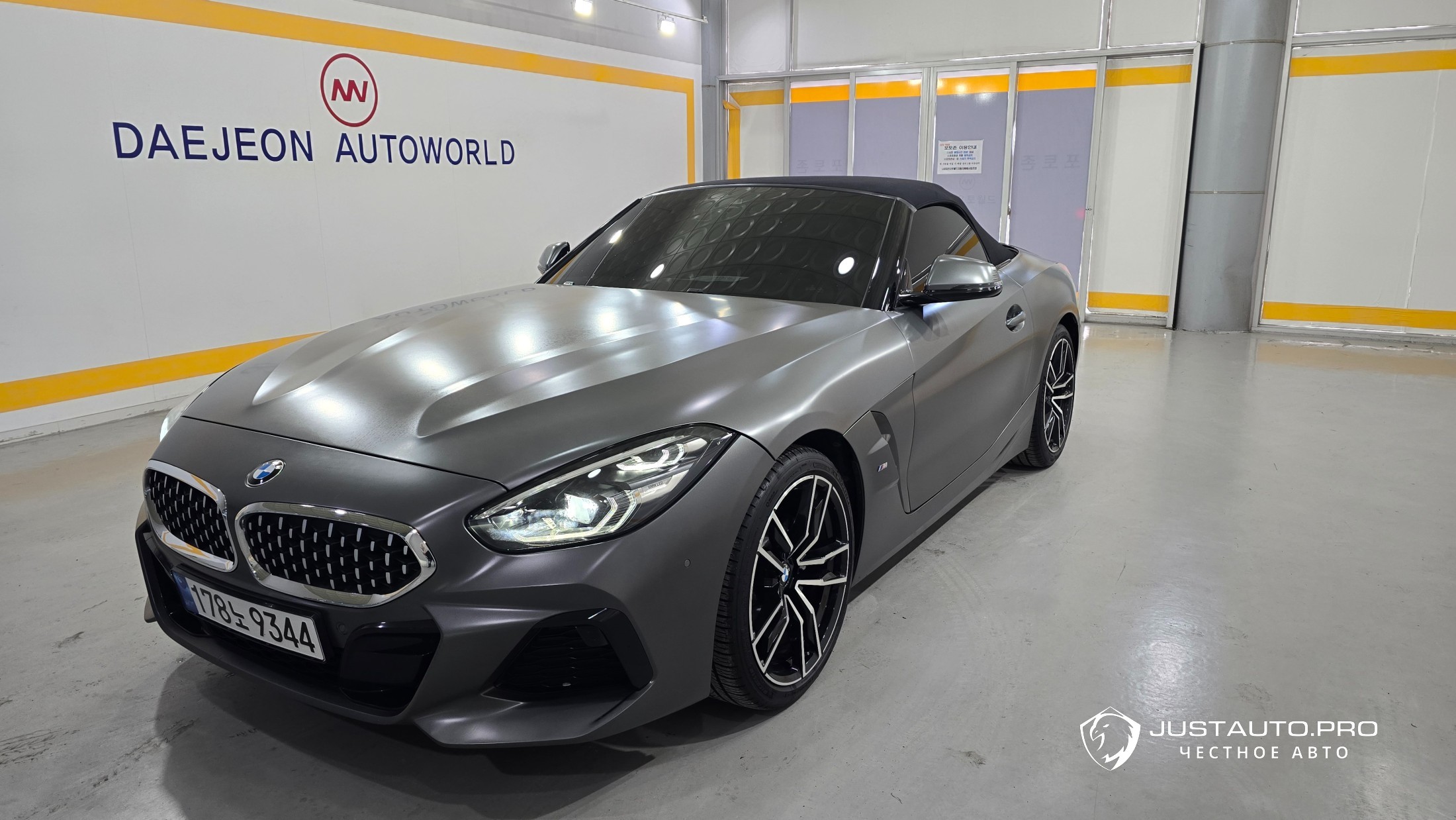 Автомобиль BMW Z4