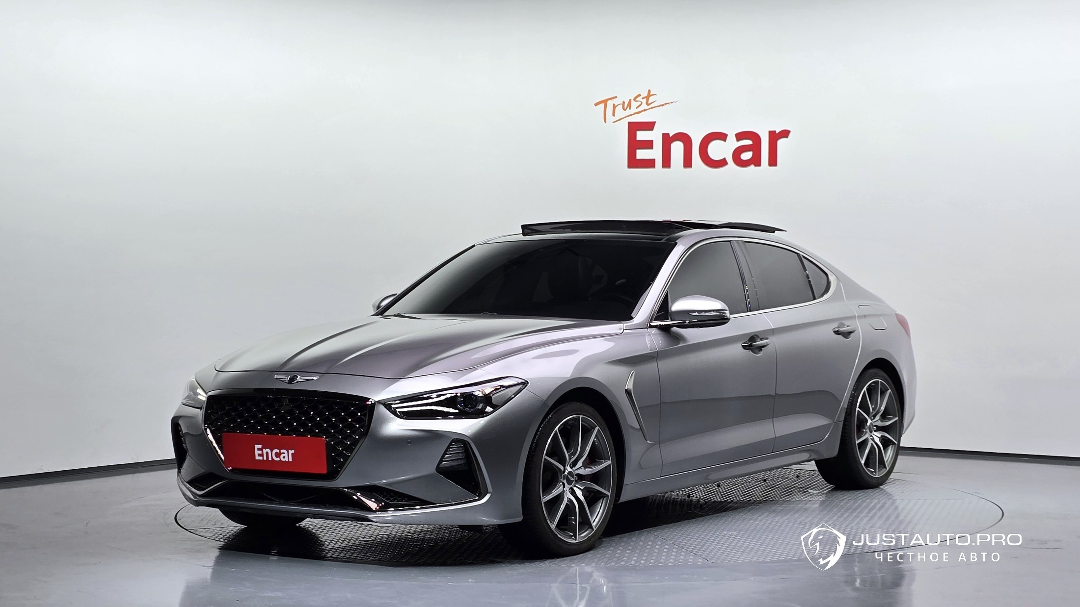 Автомобиль Genesis G70