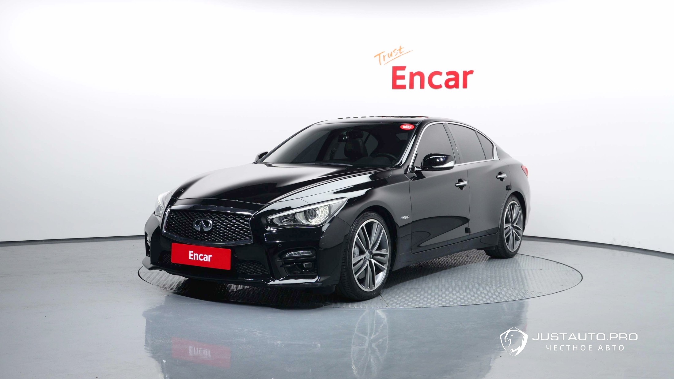 Автомобиль Infiniti Q50