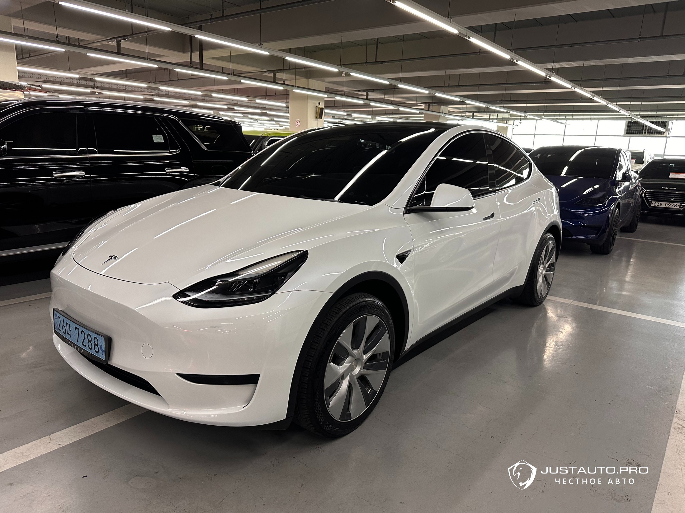 Автомобиль Tesla Model Y