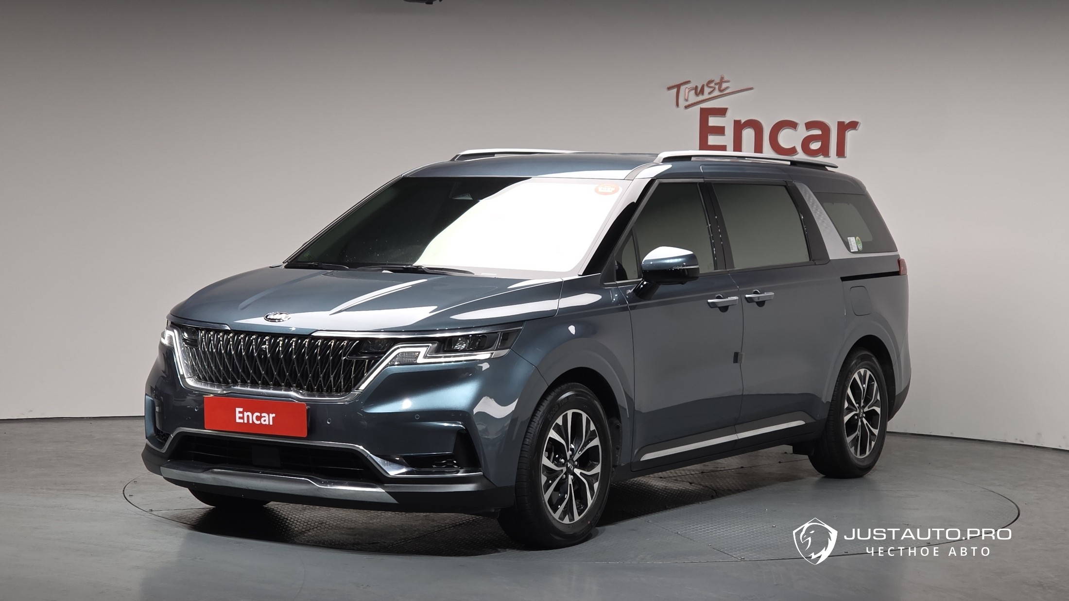 Автомобиль Kia Canival