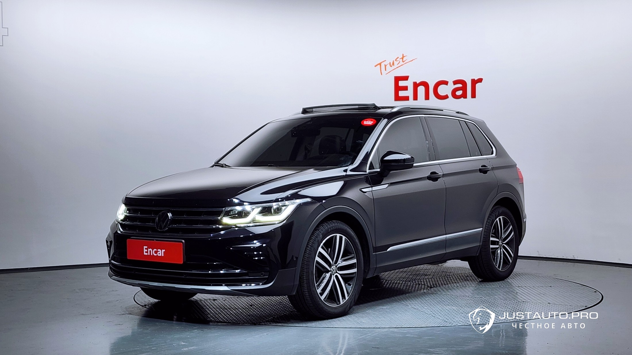 Автомобиль Volkswagen Tiguan
