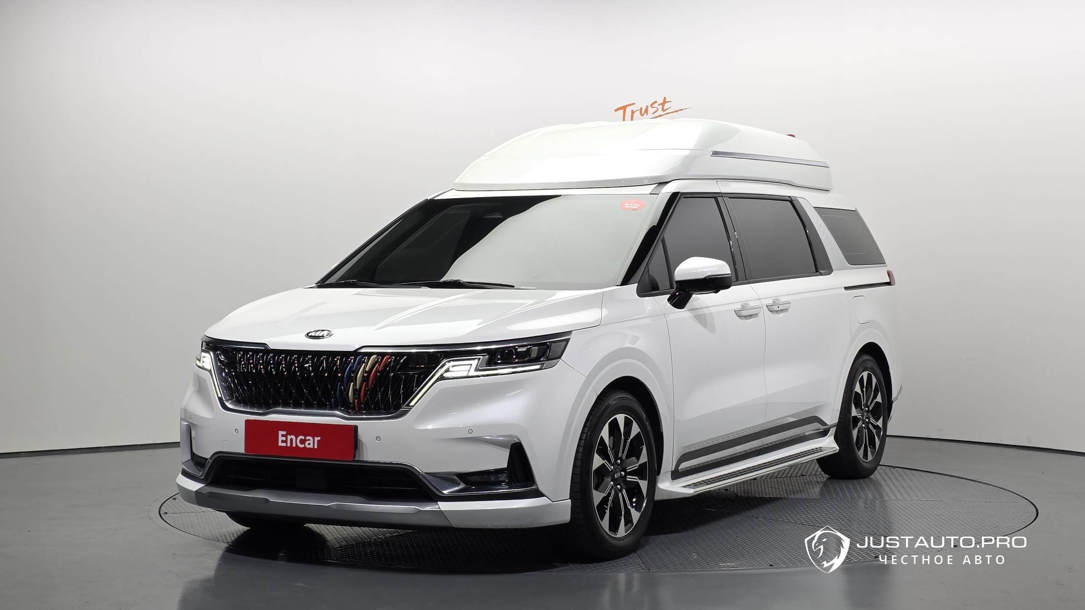 Автомобиль Kia Canival