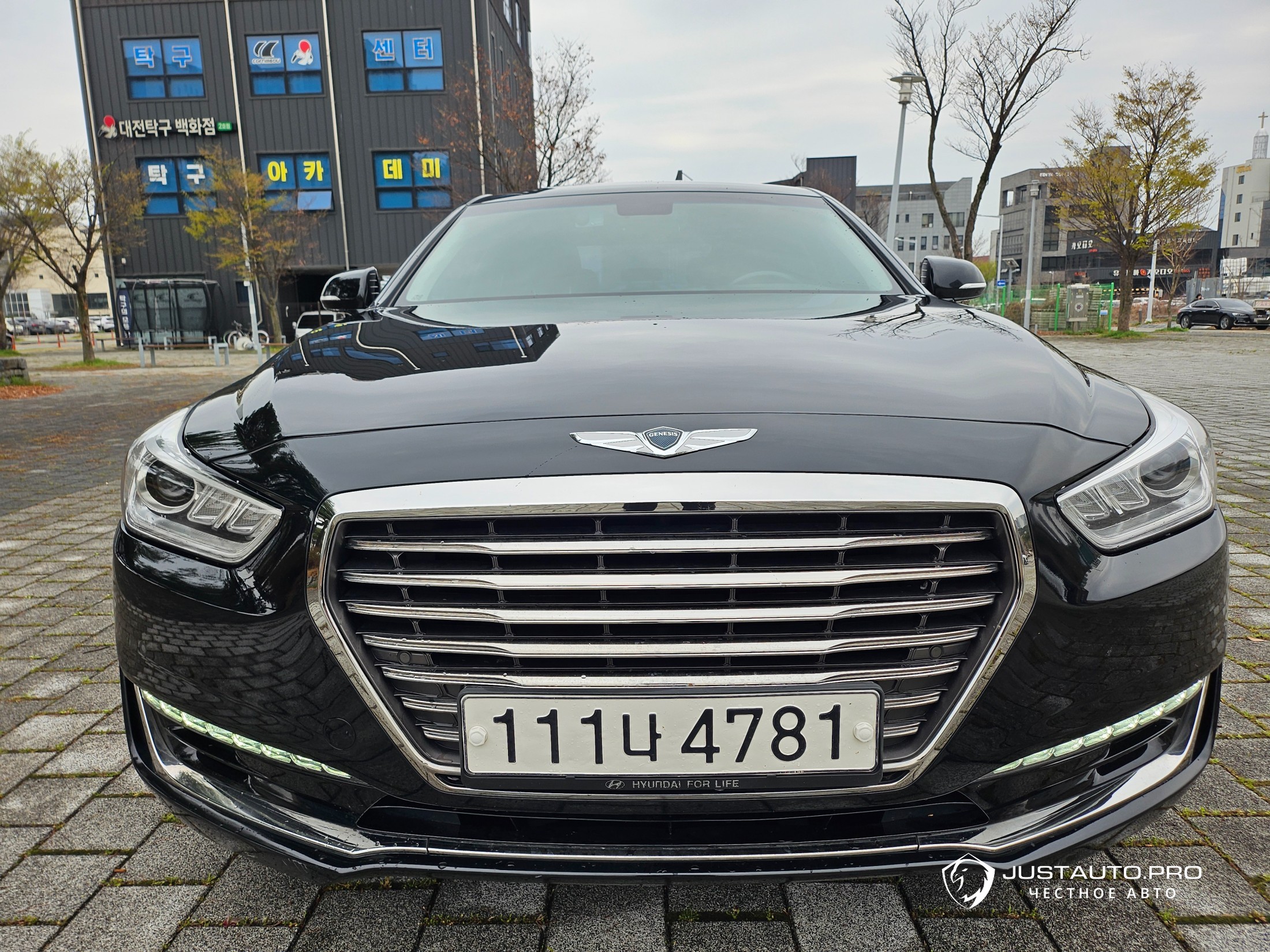 Автомобиль Genesis EQ900