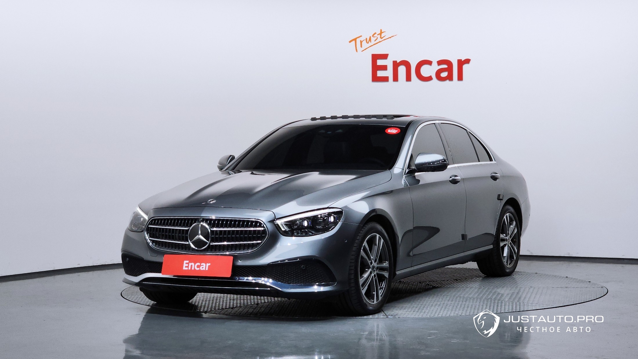 Автомобиль Mercedes-Benz E-Class