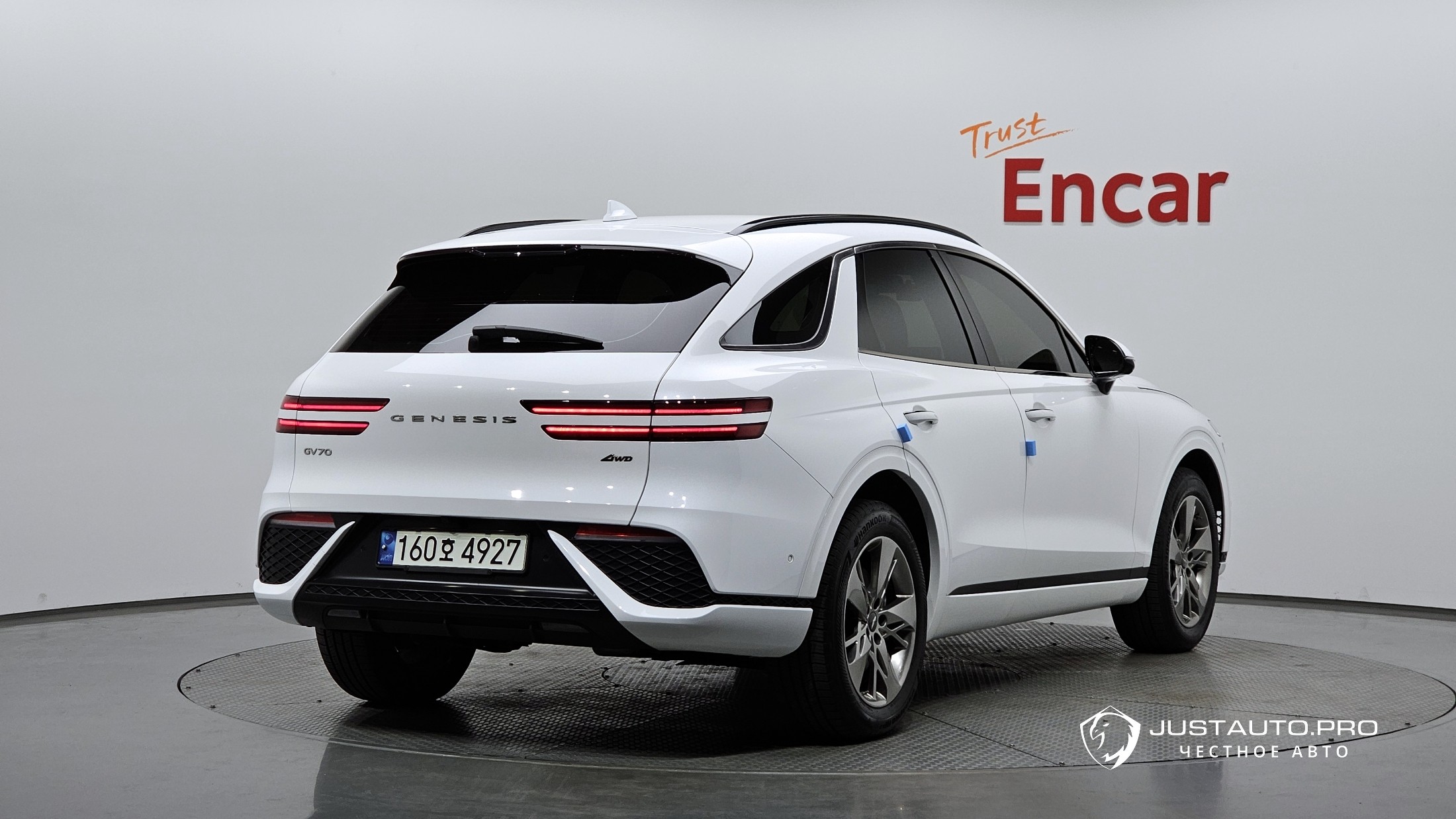 Автомобиль Genesis GV70