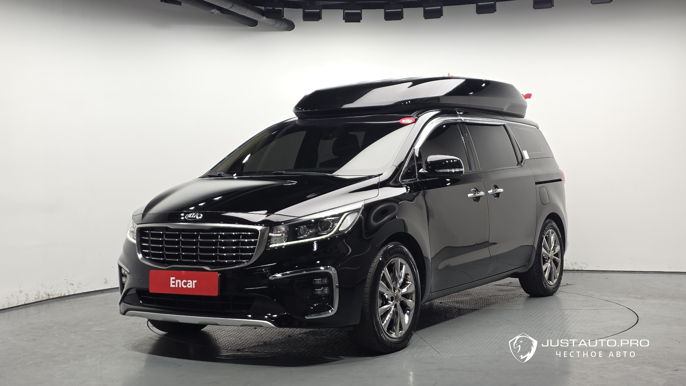 Автомобиль Kia Canival