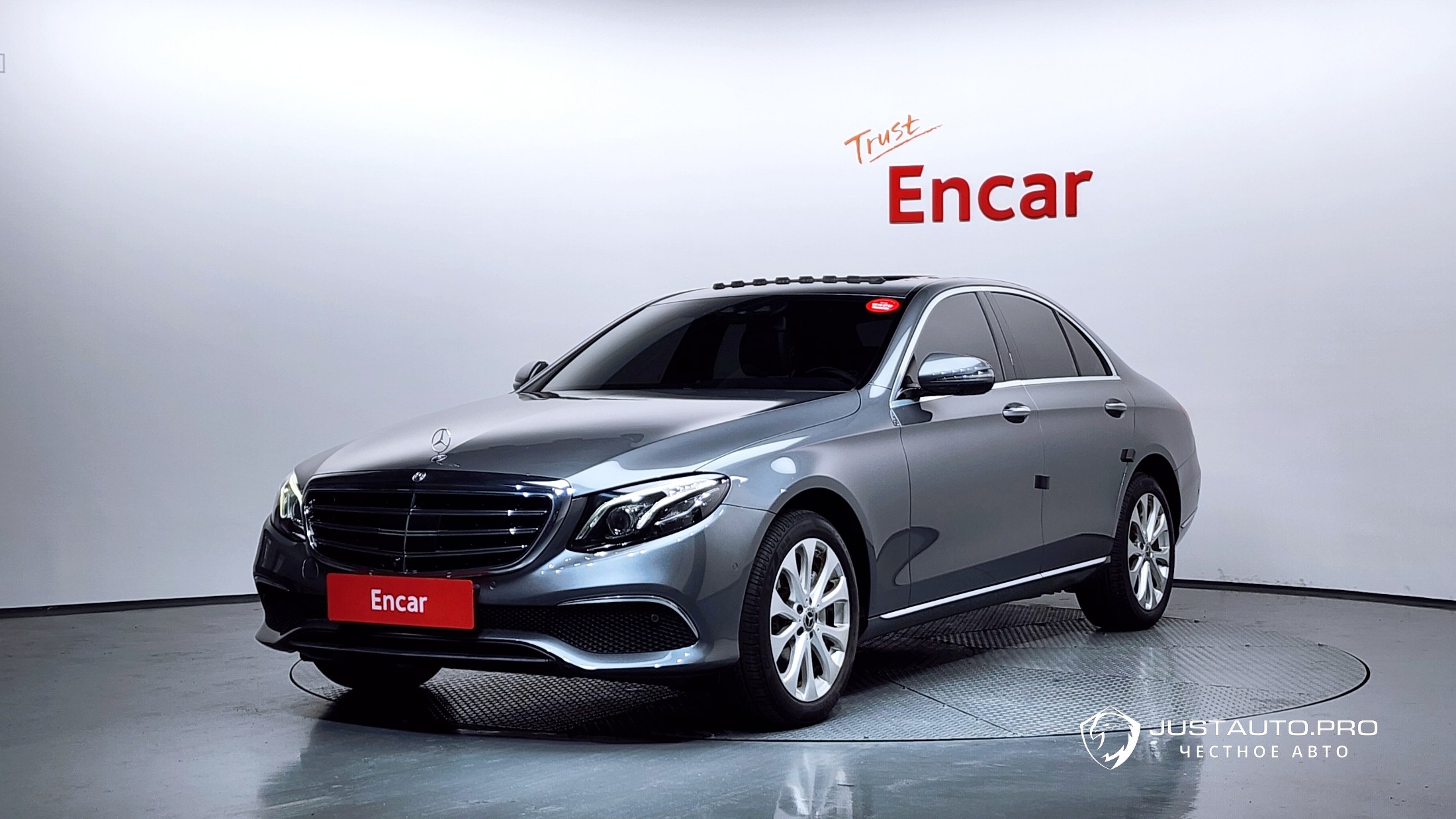 Автомобиль Mercedes-Benz E-Class