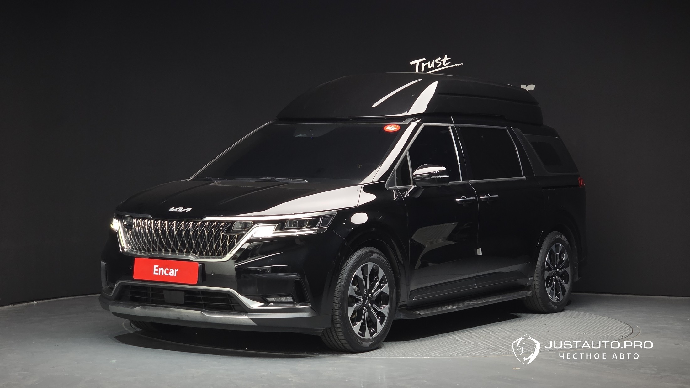 Автомобиль Kia Canival