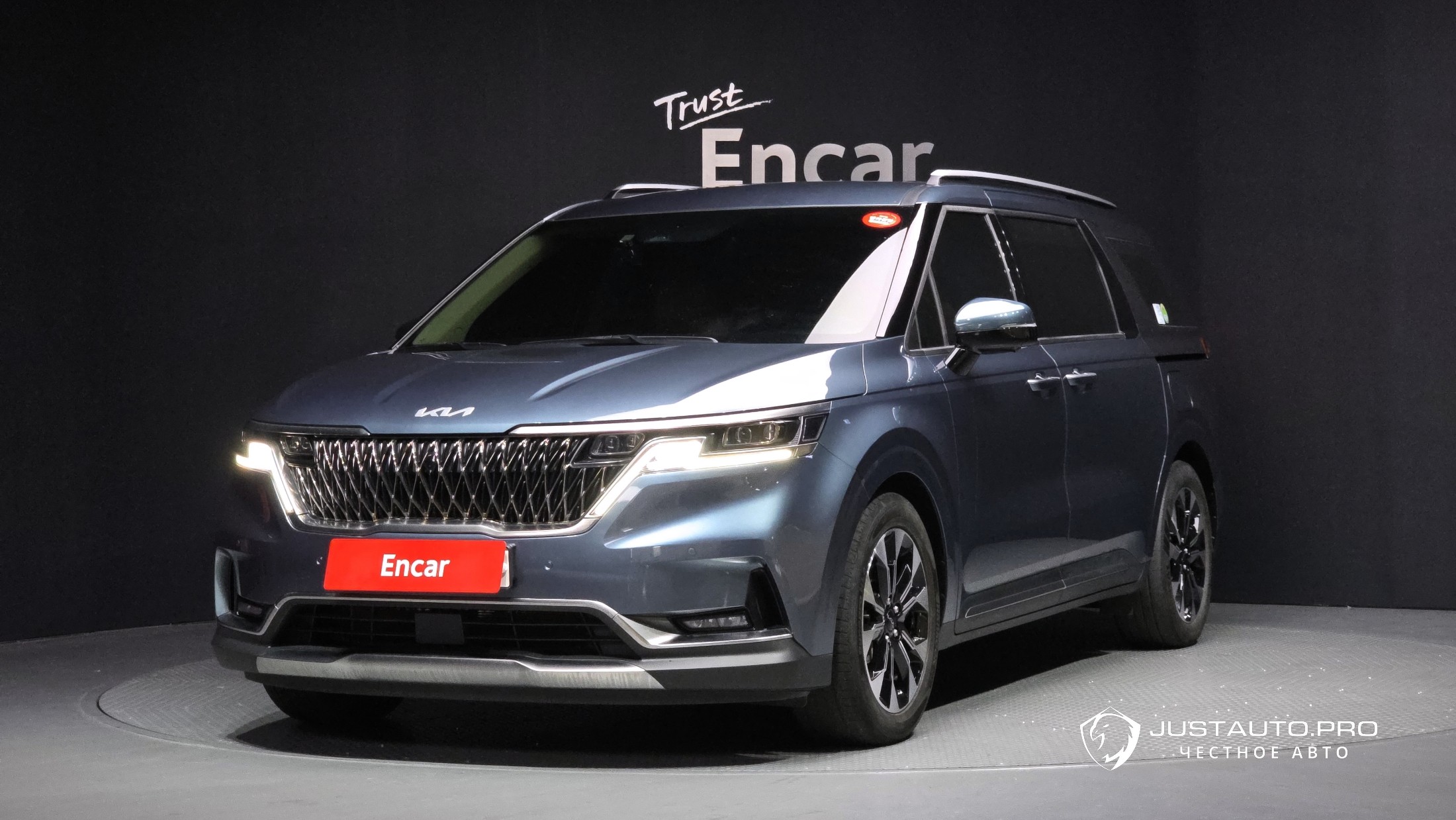 Автомобиль Kia Canival