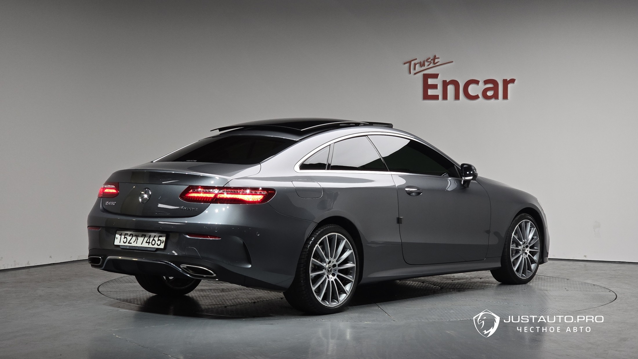 Автомобиль Mercedes-Benz E-Class