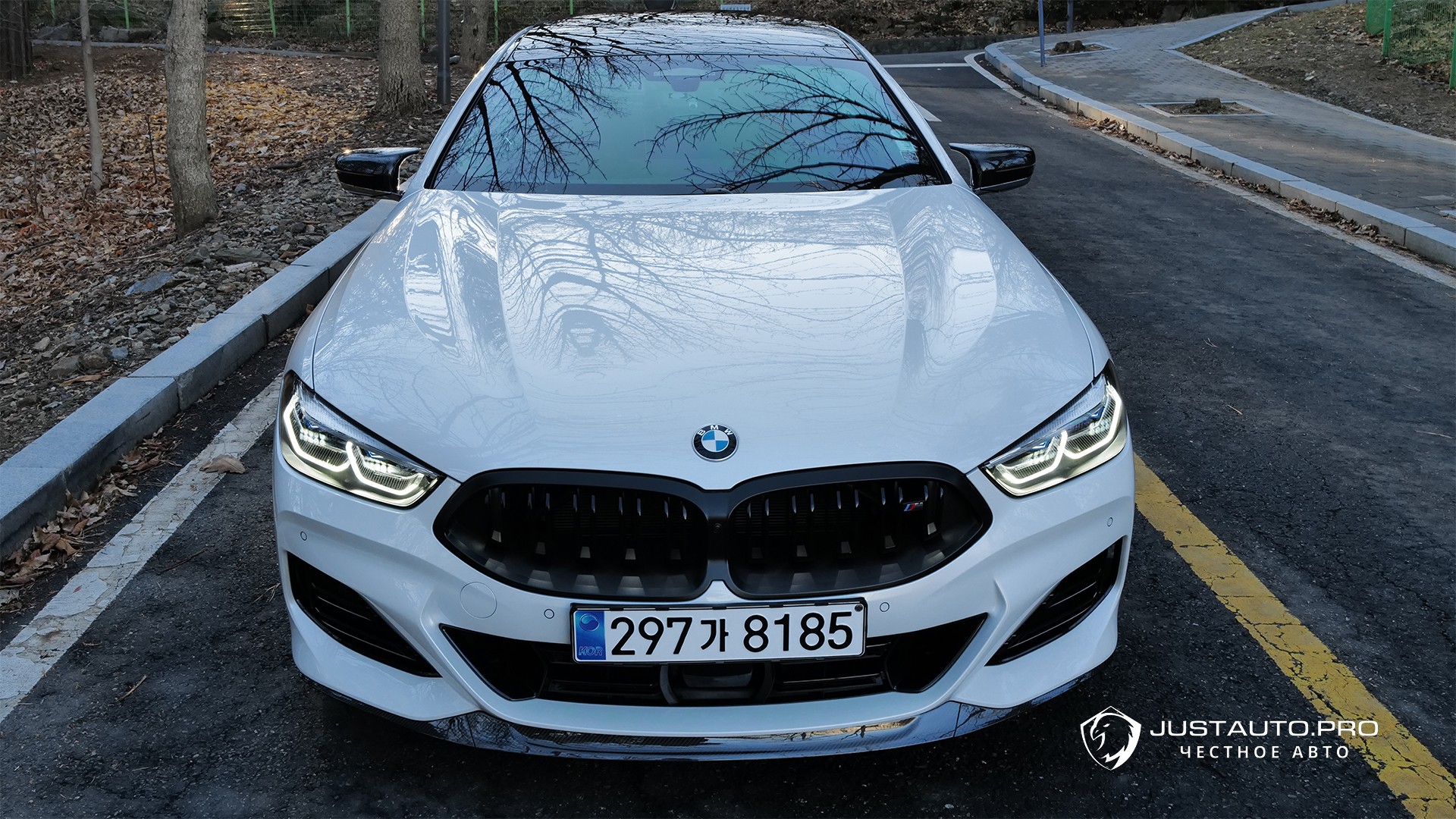 Автомобиль BMW 8-Series