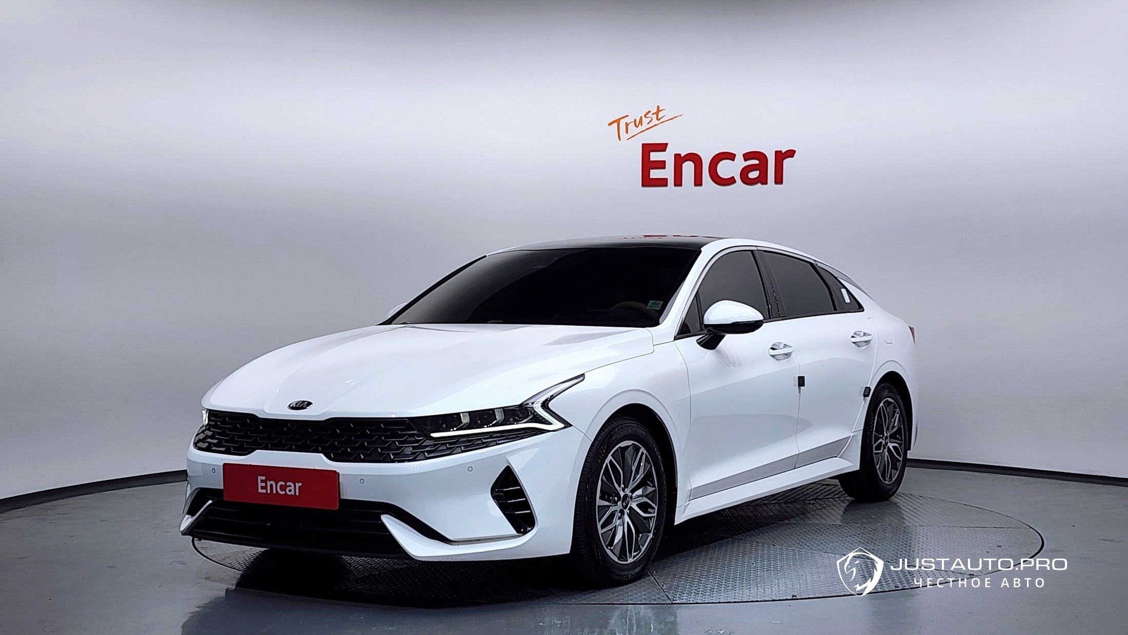 Автомобиль Kia K5