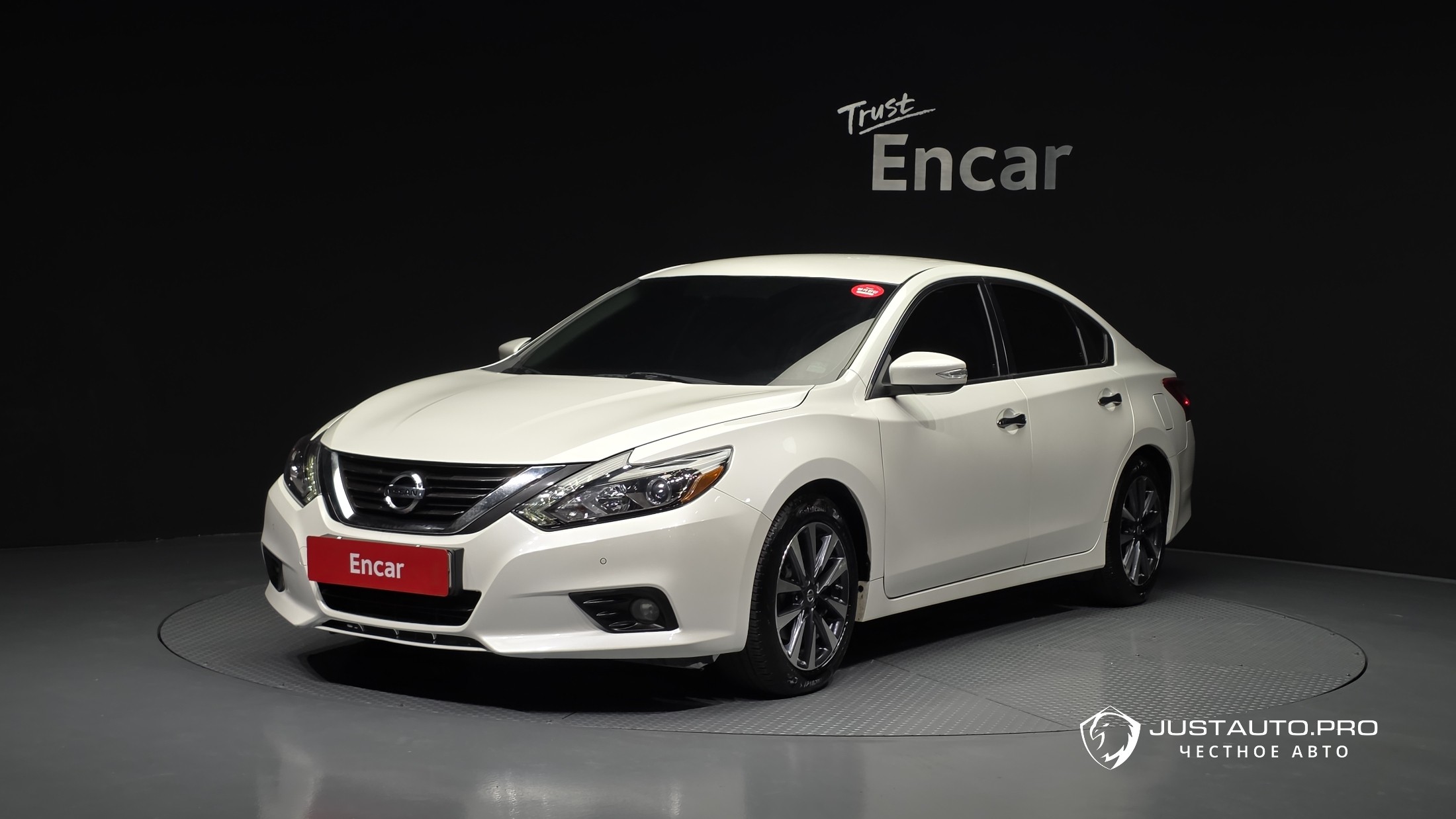 Автомобиль Nissan Altima