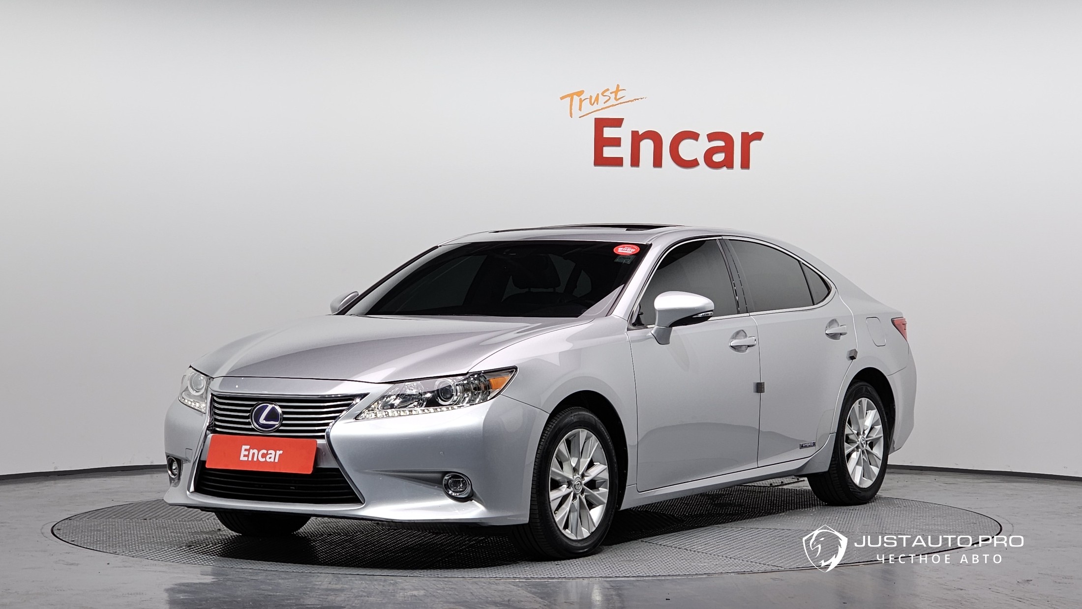 Автомобиль Lexus ES