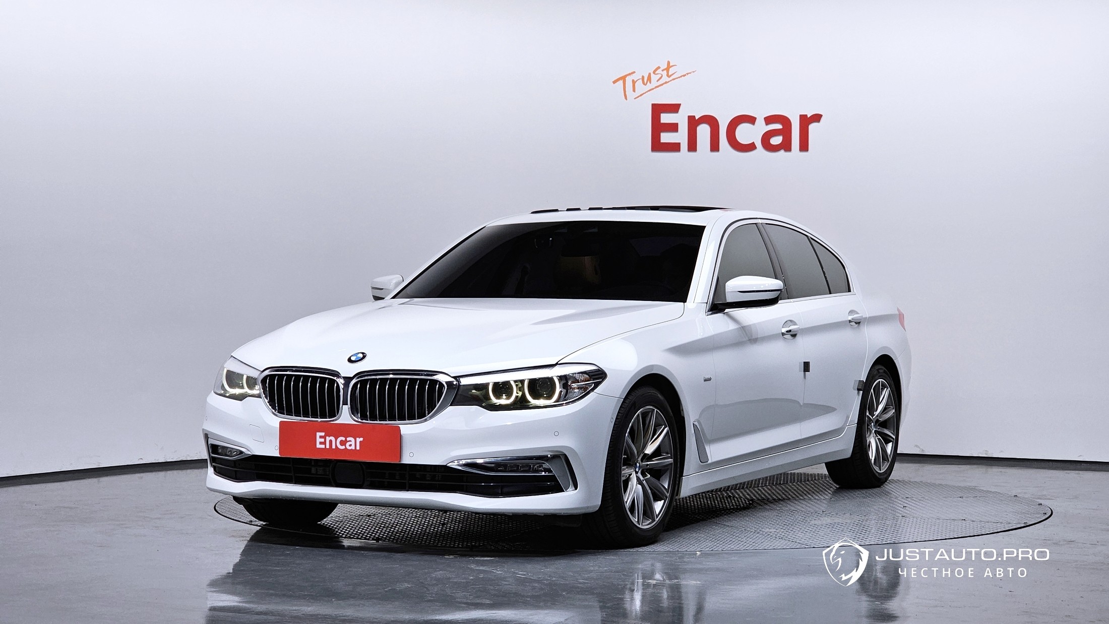 Автомобиль BMW 5-Series