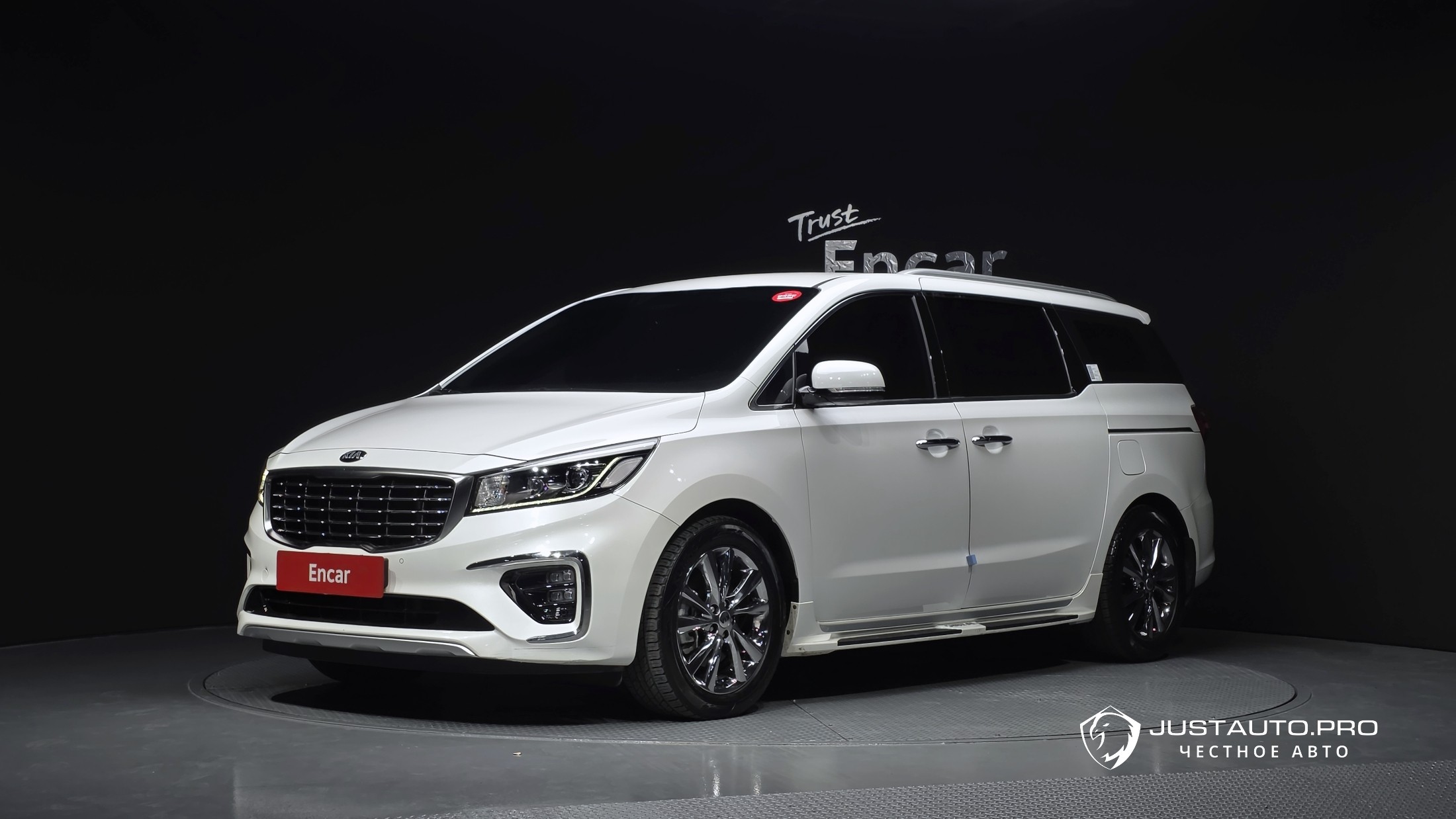 Автомобиль Kia Canival