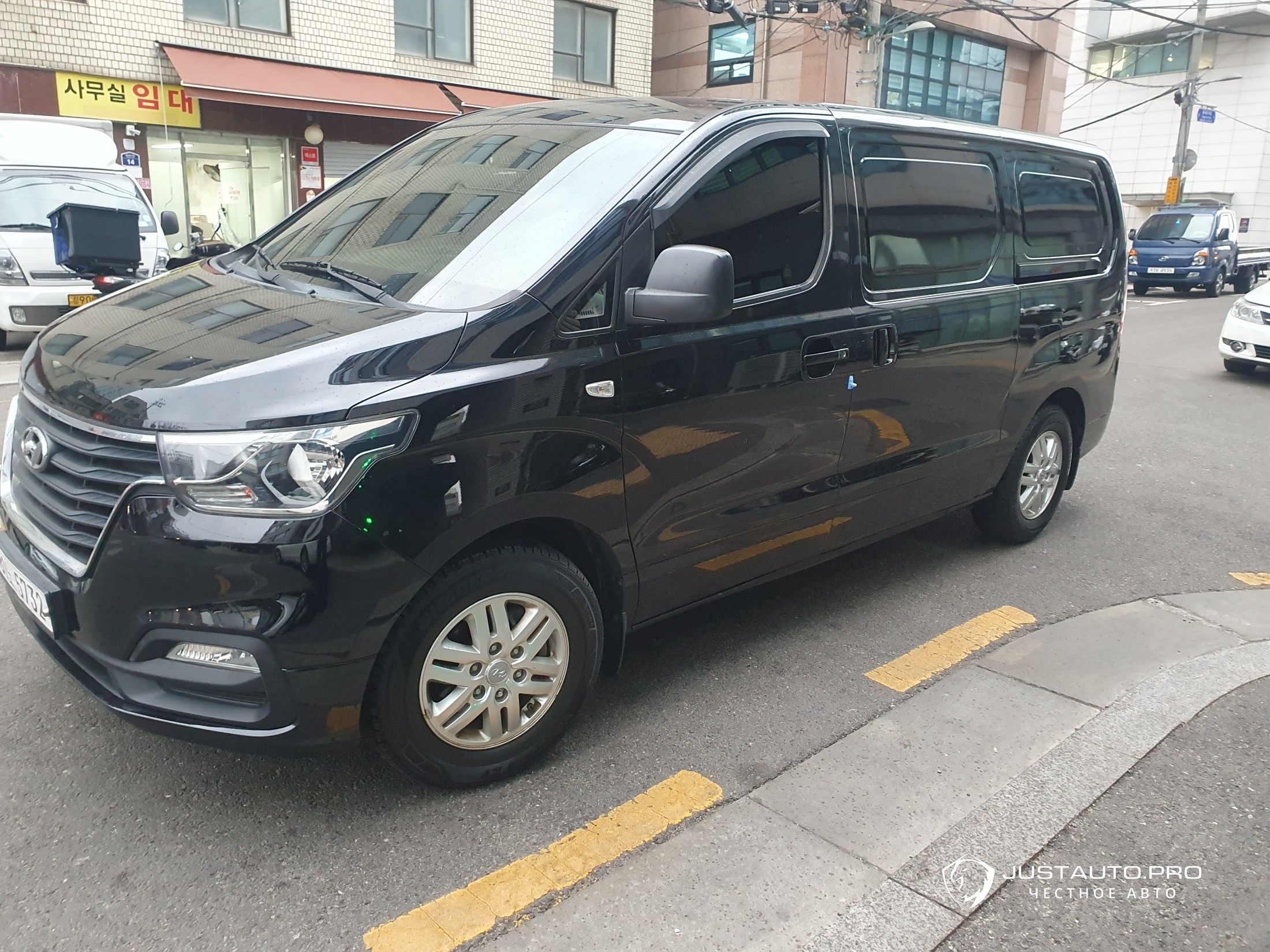 Автомобиль Hyundai Starex