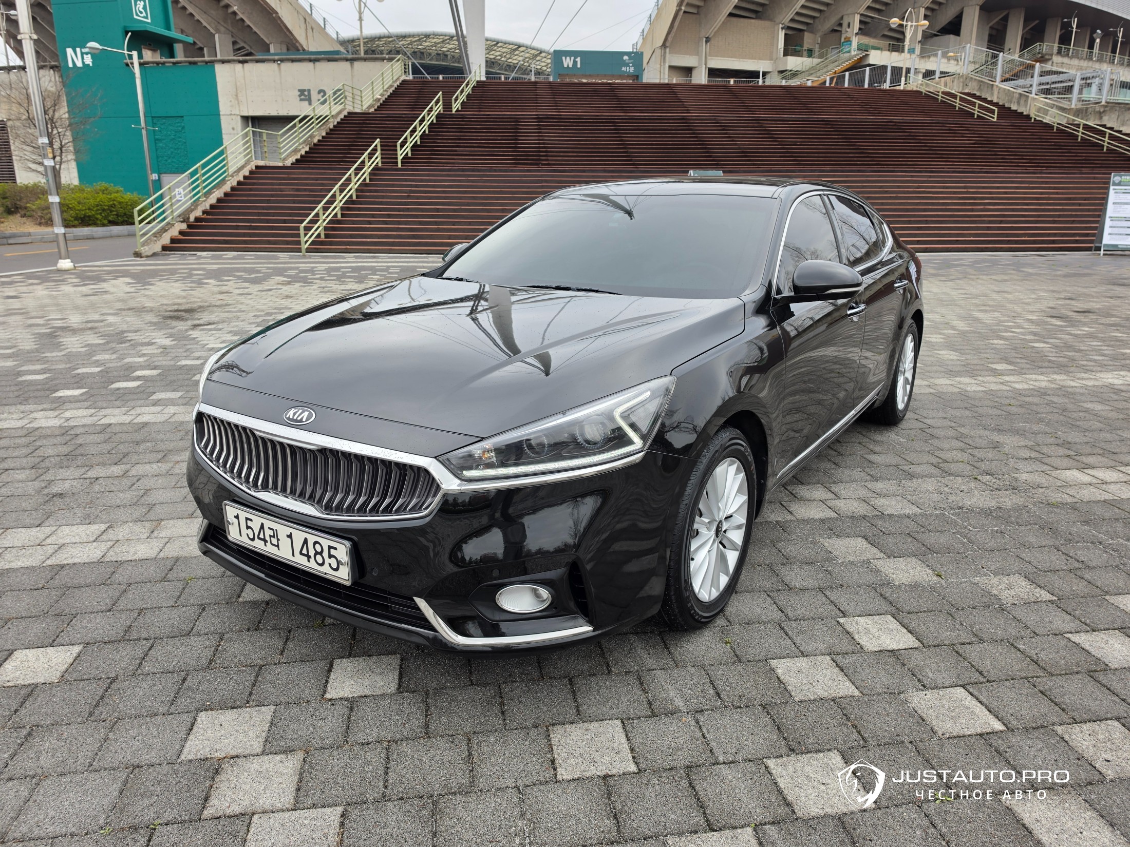 Автомобиль Kia K7